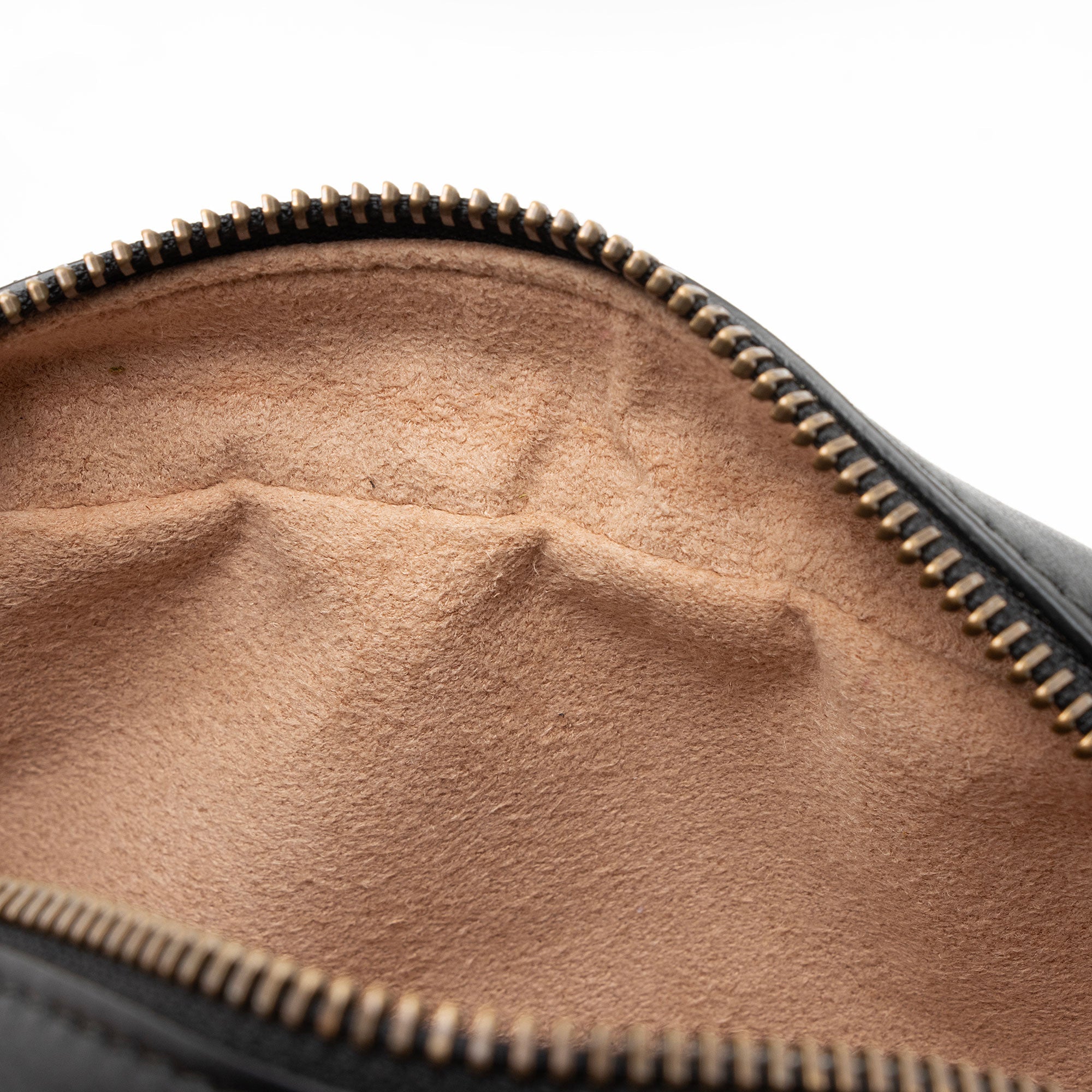 Gucci Matelasse Leather GG Marmont Mini Bag (SHF-3G1w1x)