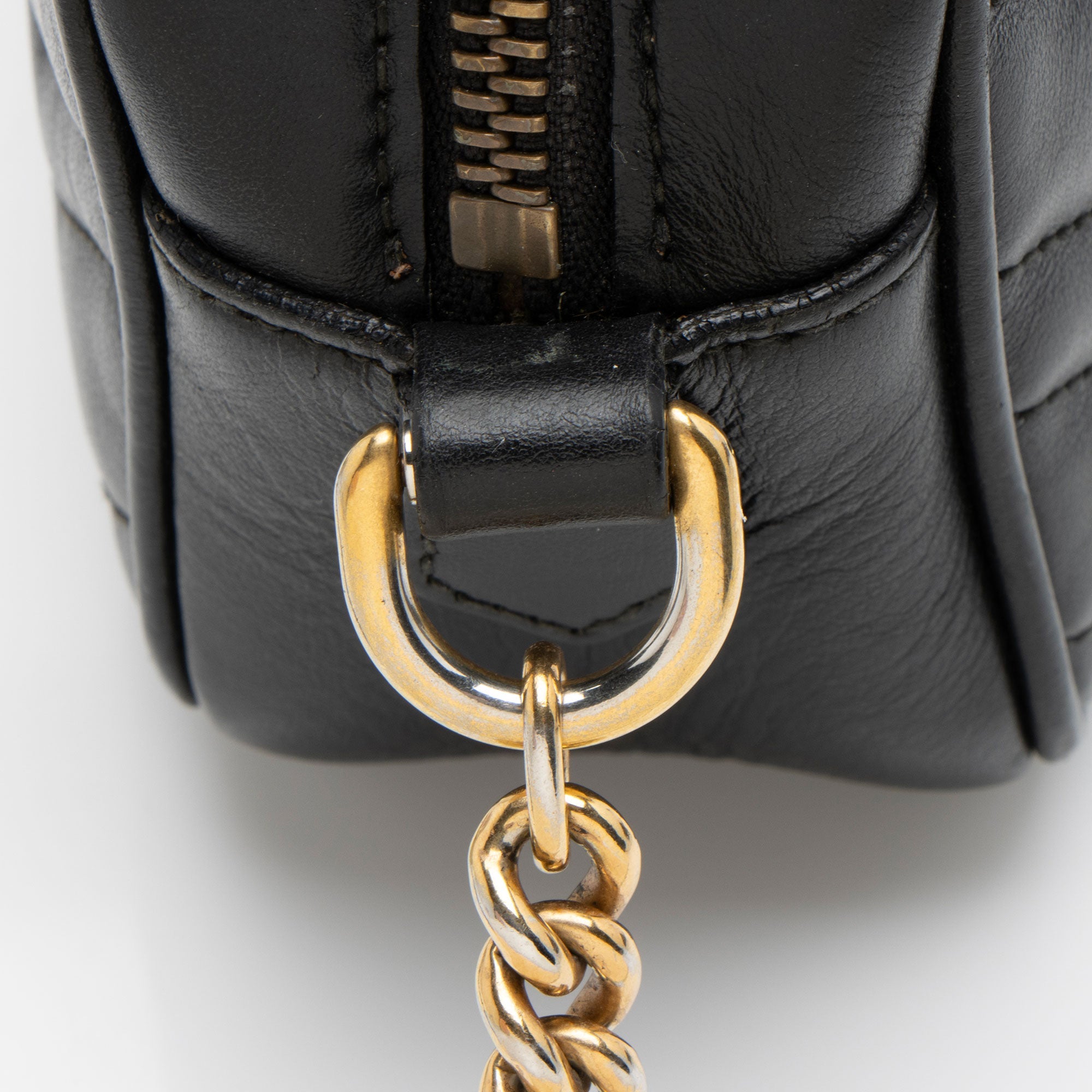 Gucci Matelasse Leather GG Marmont Mini Bag (SHF-MMurmE)