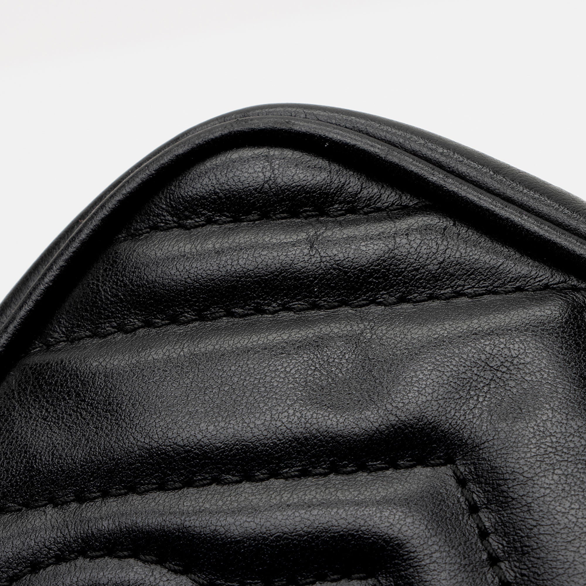 Gucci Matelasse Leather GG Marmont Mini Crossbody (SHF-pySpXY)
