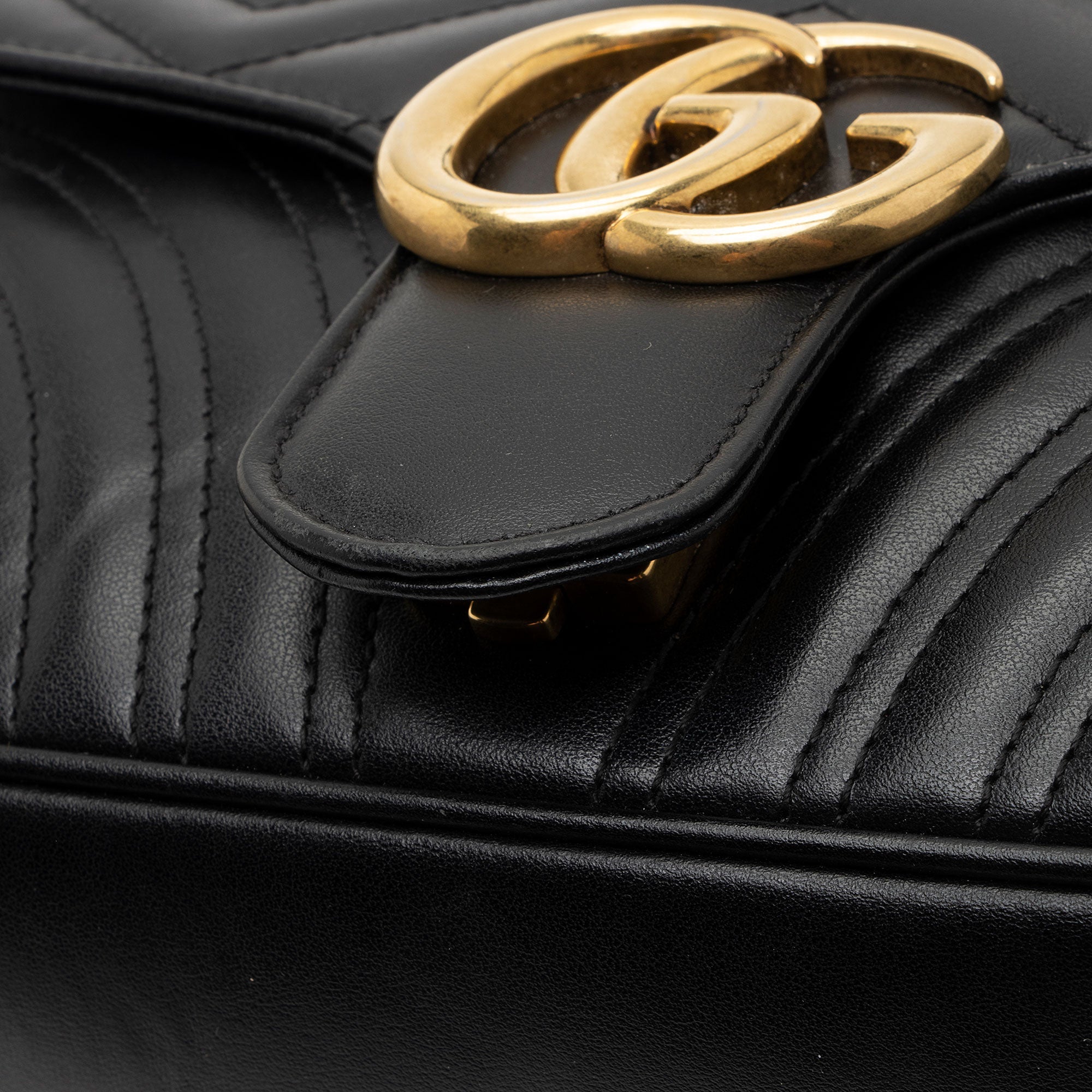 Gucci Matelasse Leather GG Marmont Small Flap Bag (SHF-Bvjama)