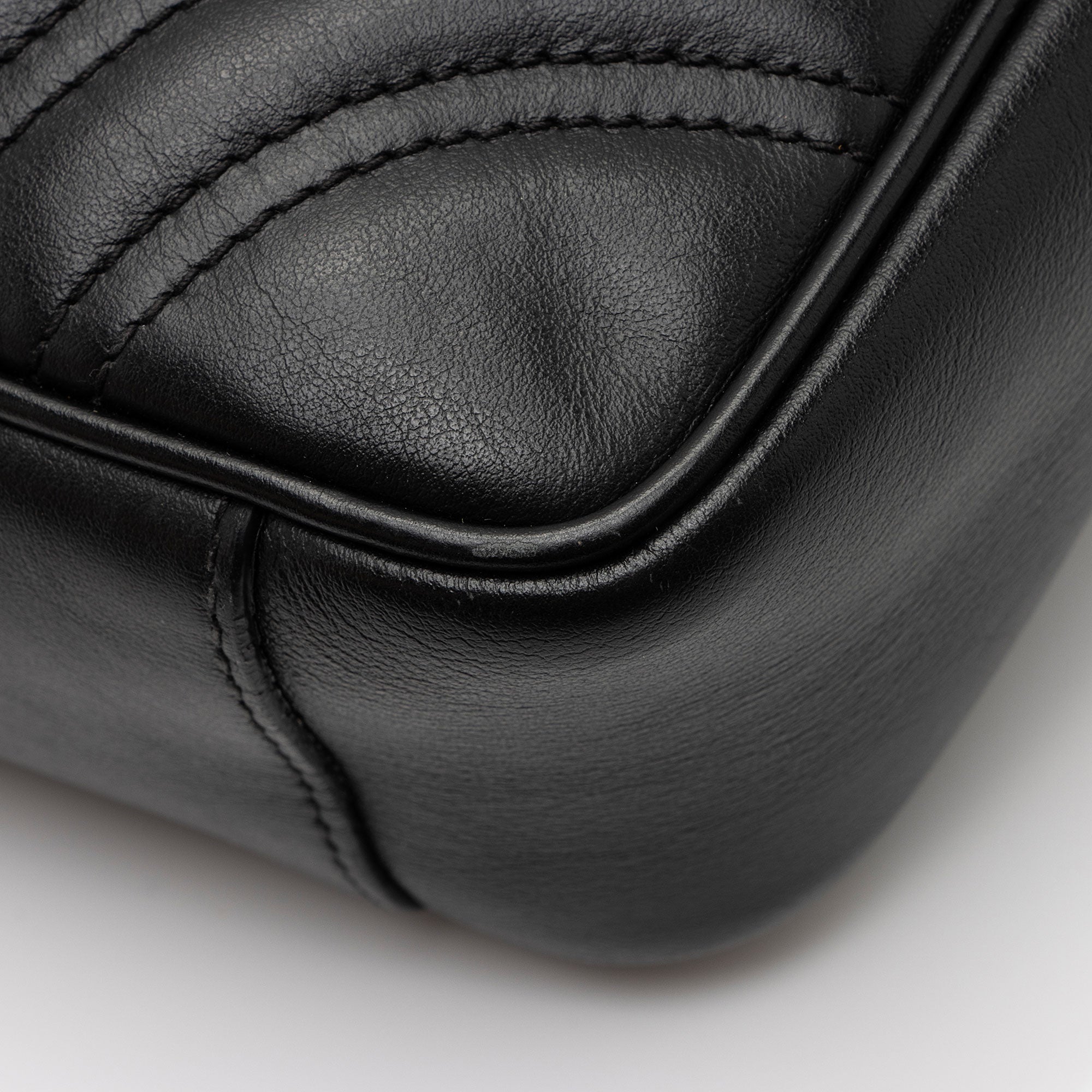 Gucci Matelasse Leather GG Marmont Small Flap Bag (SHF-IH7kiO)