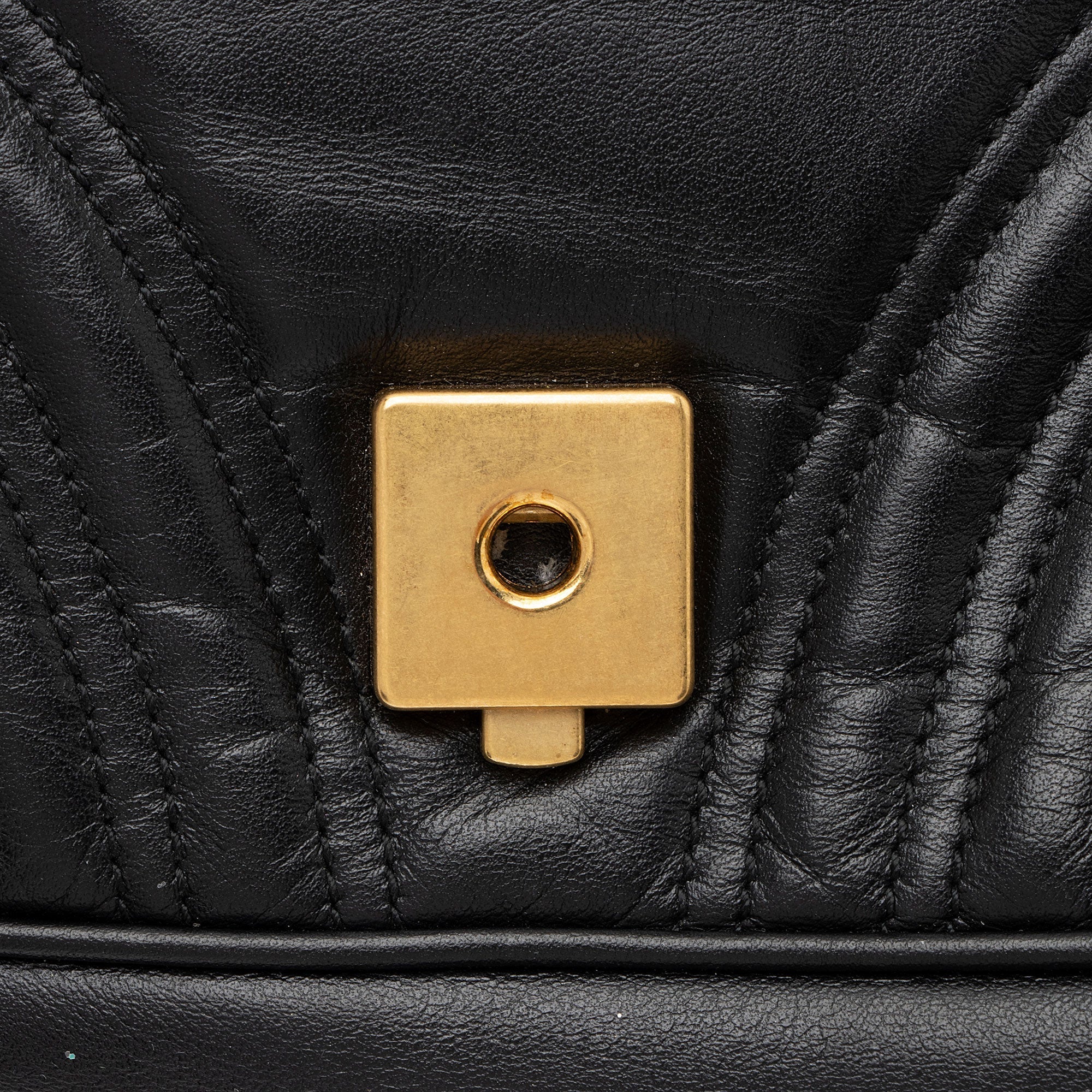Gucci Matelasse Leather GG Marmont Small Flap Shoulder Bag (SHF-5zif5r)