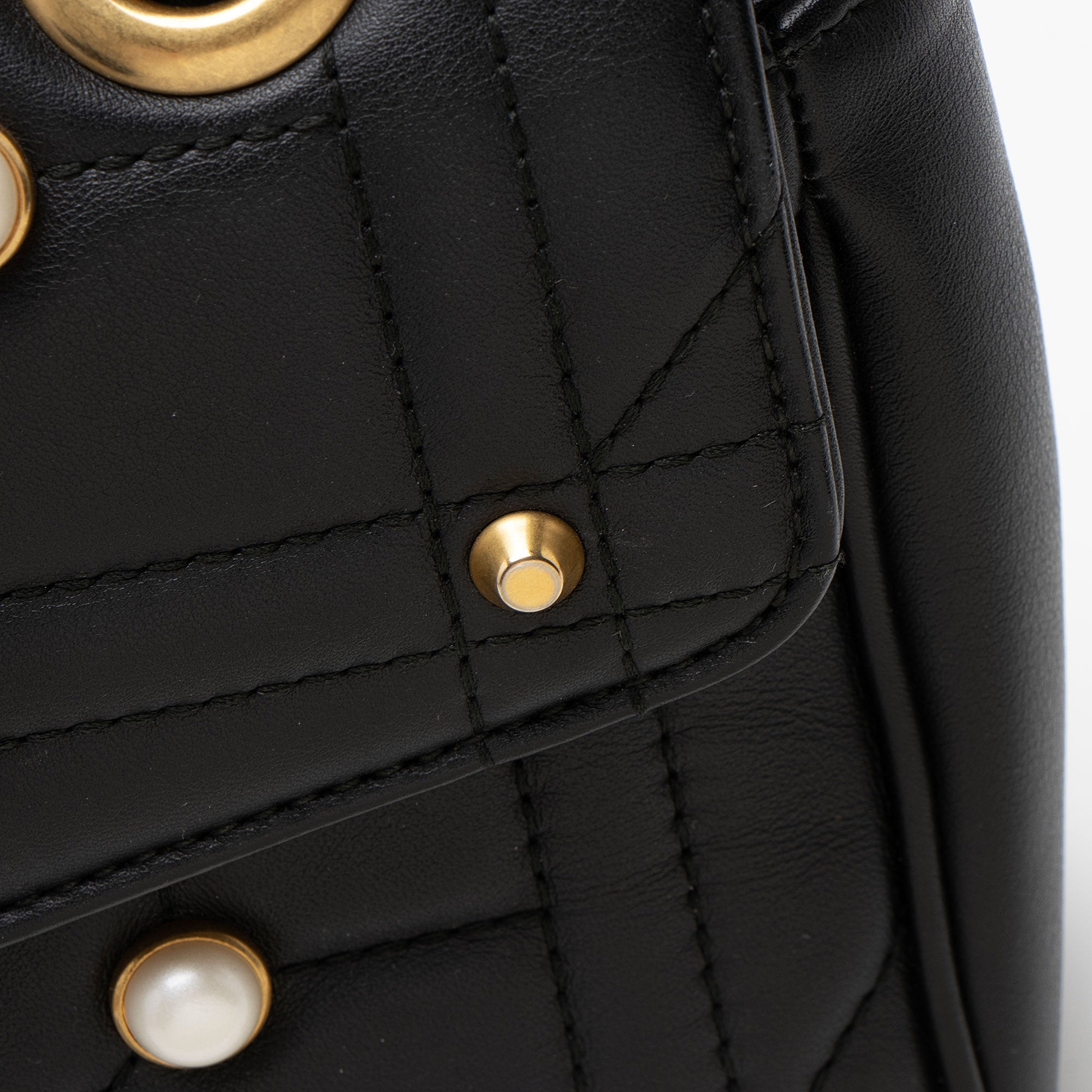 Gucci Matelasse Leather Pearl GG Marmont Small Flap Bag