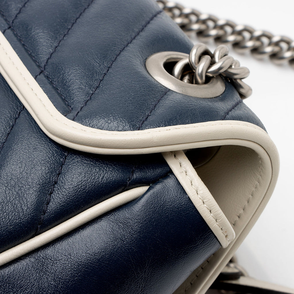 Gucci Matelasse Leather Torchon GG Marmont Small Flap Bag (SHF-V987rt)