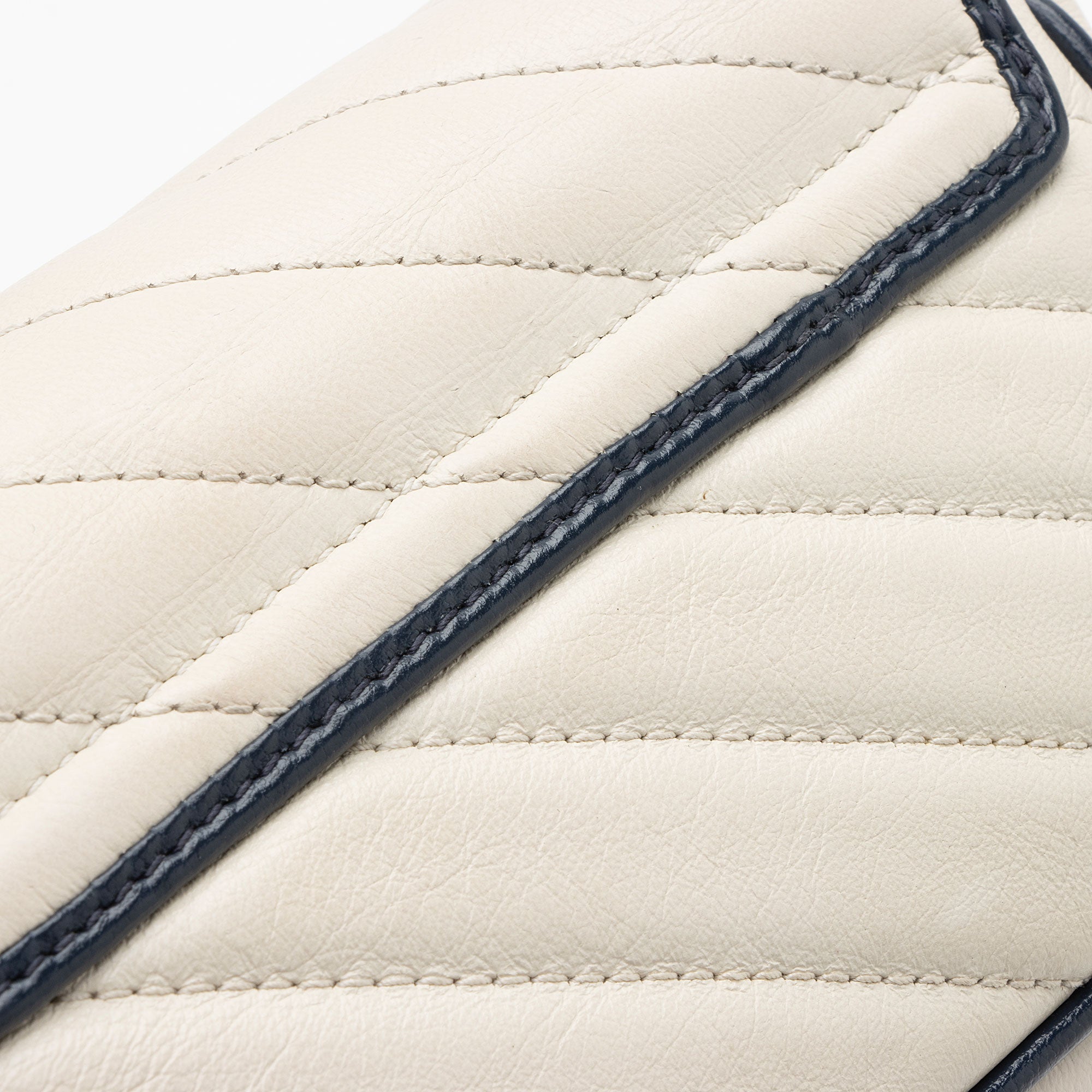 Gucci Matelasse Leather Torchon GG Marmont Super Mini Flap Bag (SHF-bXZV03)