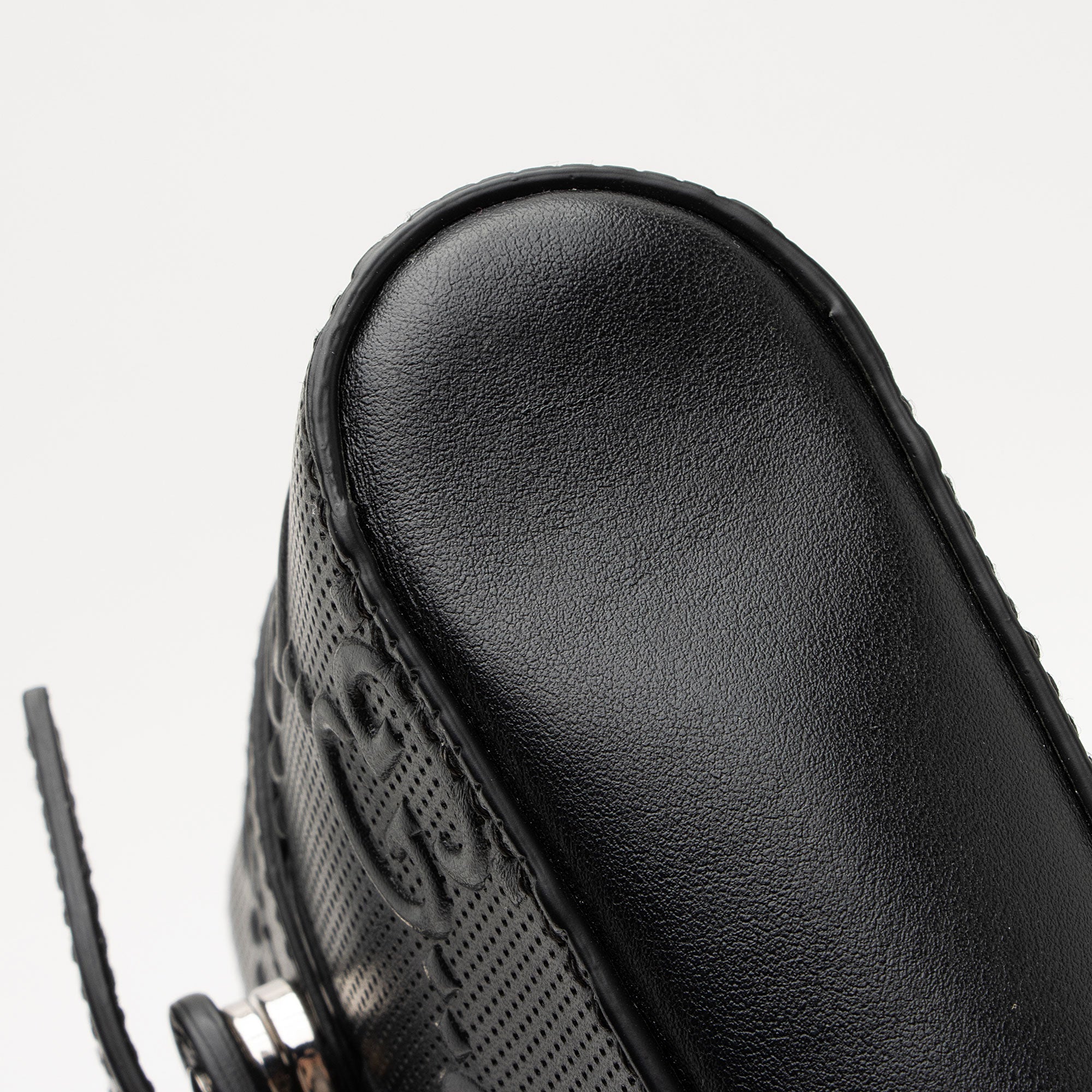 Gucci Perforated GG Embossed Double Belt Bag (SHF-rNzGhH)