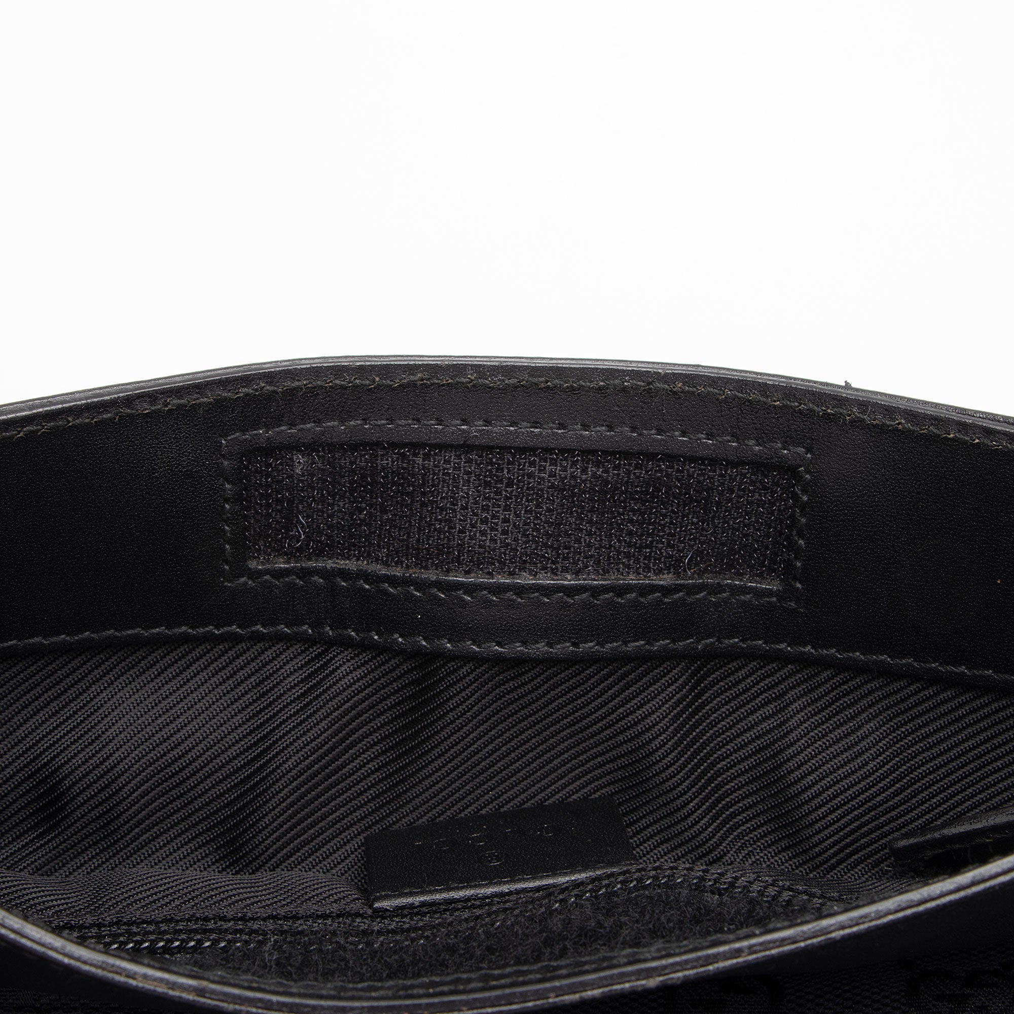 Gucci Vintage GG Canvas Messenger (SHF-jzVt7I)