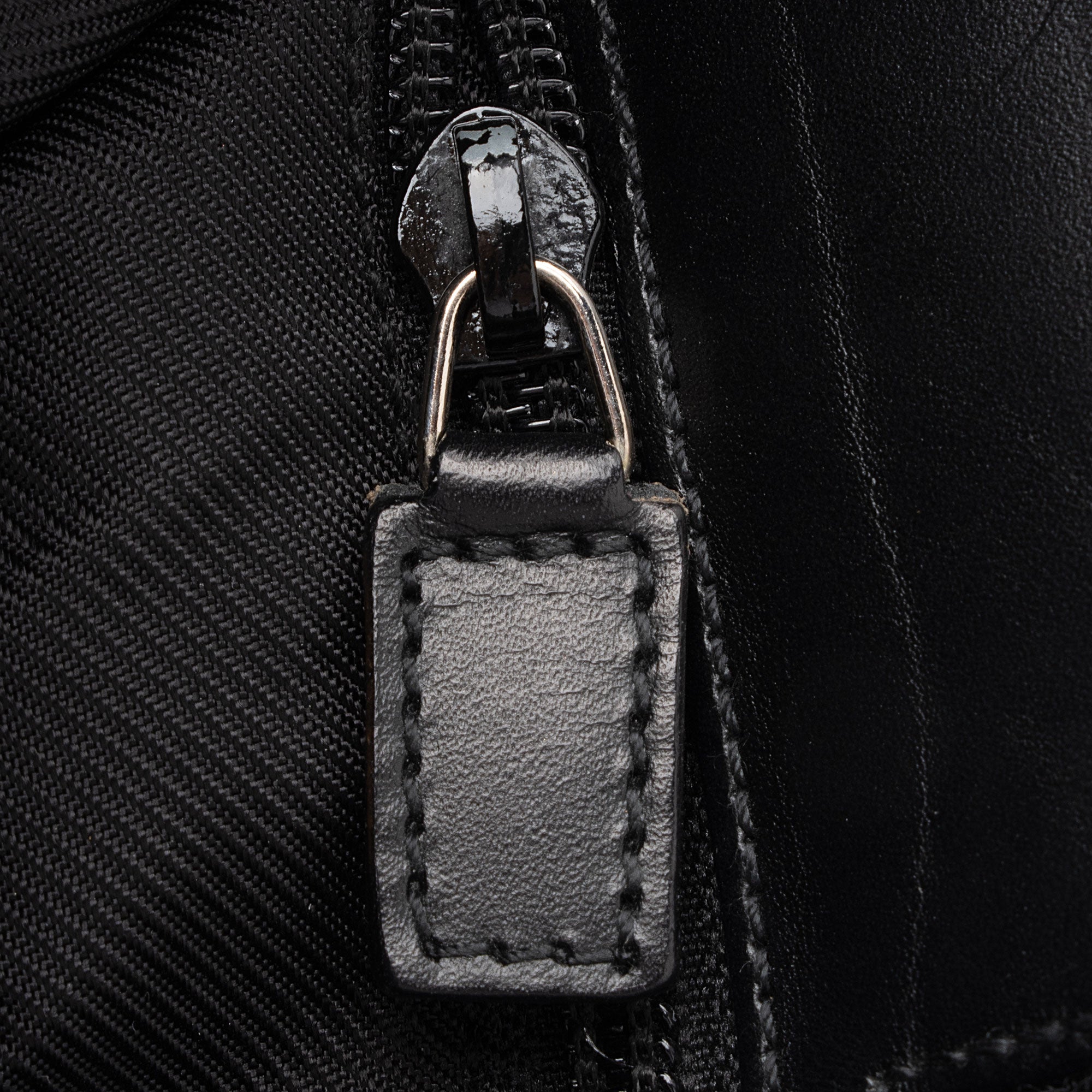 Gucci Vintage GG Canvas Messenger (SHF-jzVt7I)