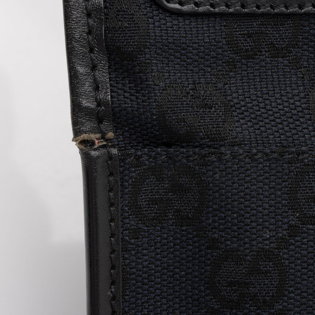 Gucci Vintage GG Canvas Messenger (SHF-jzVt7I)