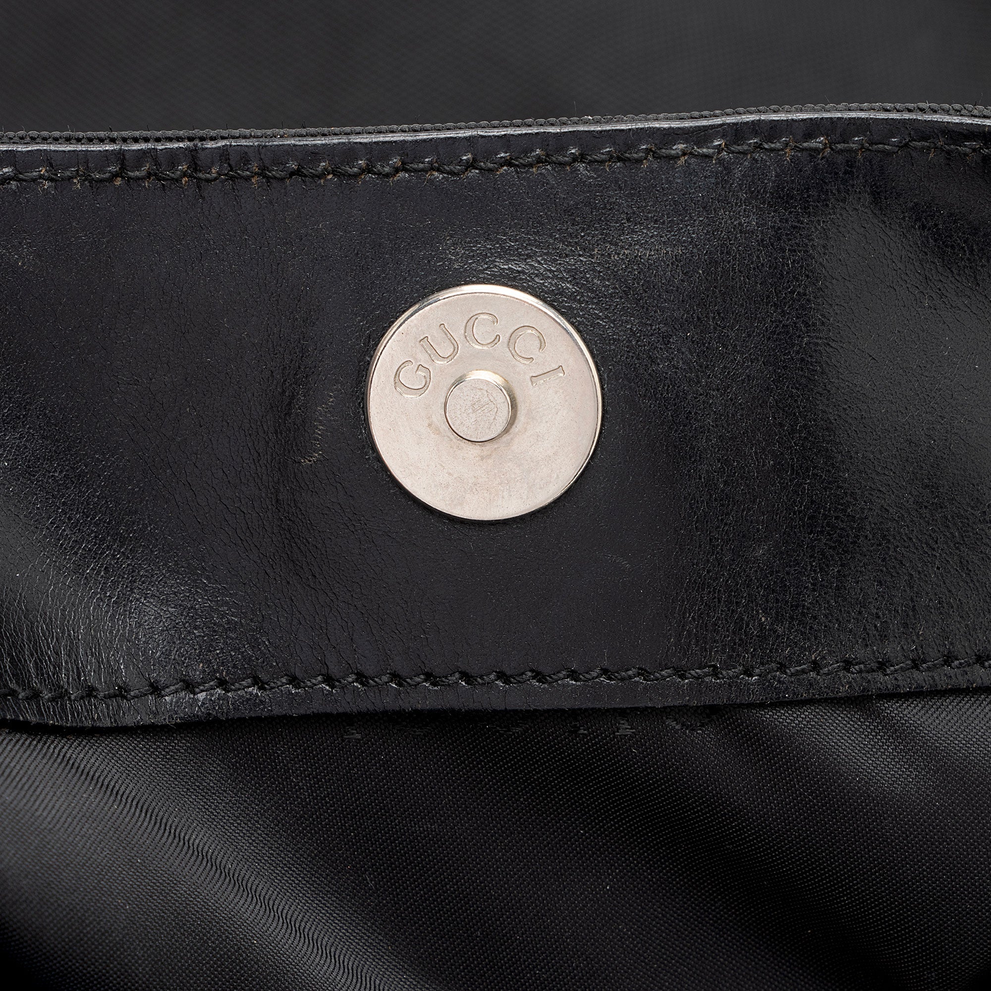 Gucci Vintage Nylon Bamboo Hobo (SHF-4WRjjt)