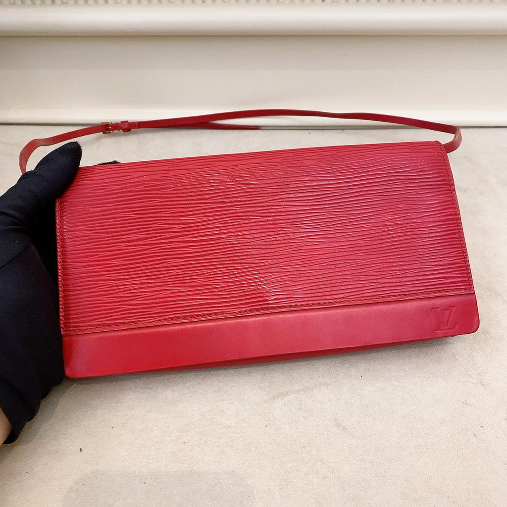 Louis Vuitton Epi Shoulder Bag in Red