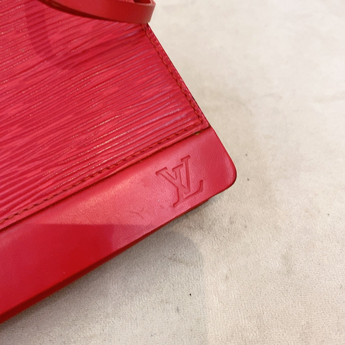 Louis Vuitton Epi Shoulder Bag in Red