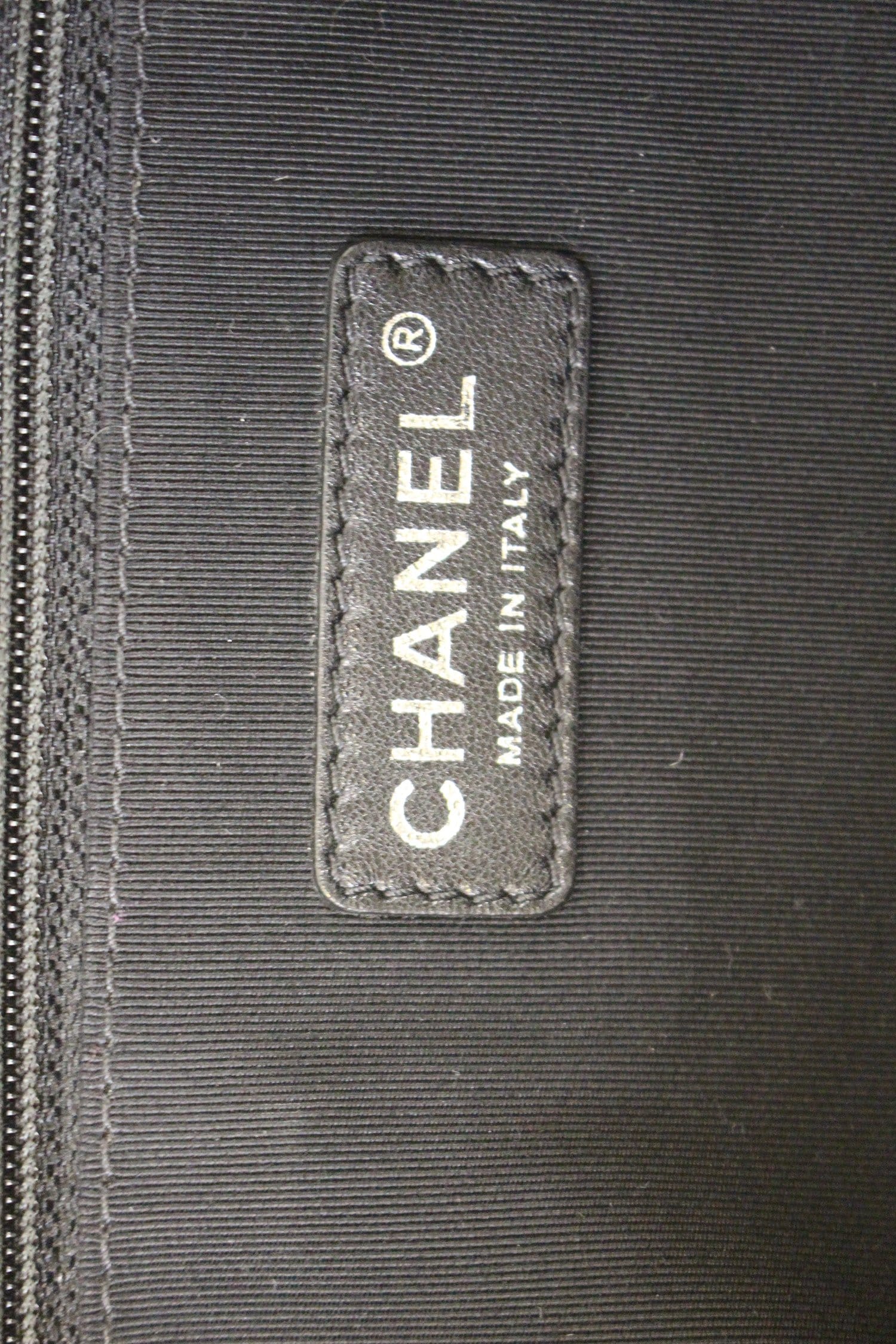 CHANEL Caviar Ombre Jumbo Single Flap Blanc White Shoulder Bag