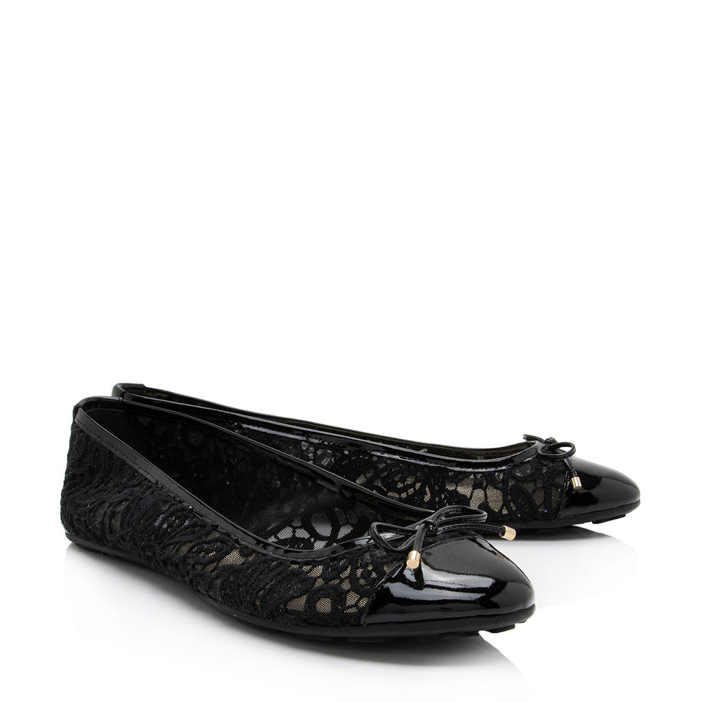 Jimmy Choo Lace Patent Leather Waltz Ballerina Flats - Size 9.5 / 39.5 (SHF-Kwe07p)