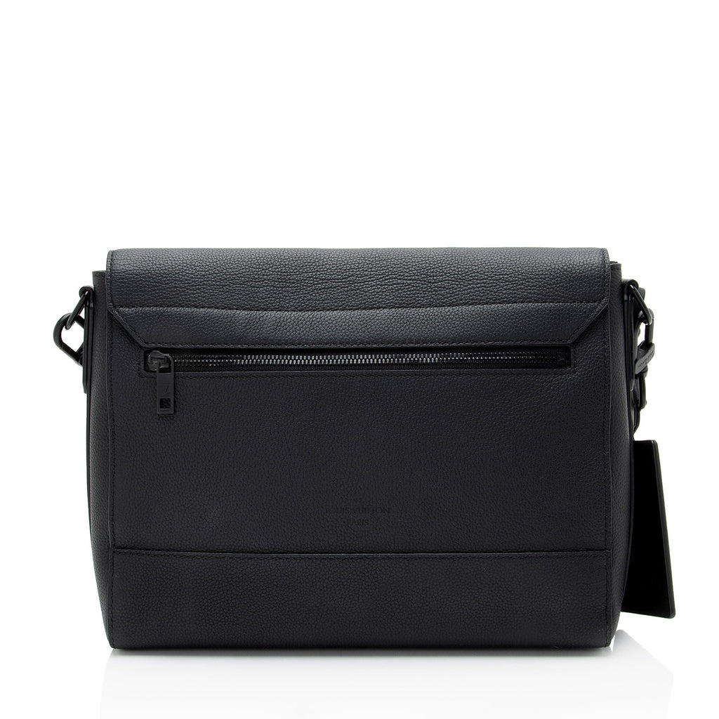 Louis Vuitton Calfskin Aerogram Takeoff Messenger