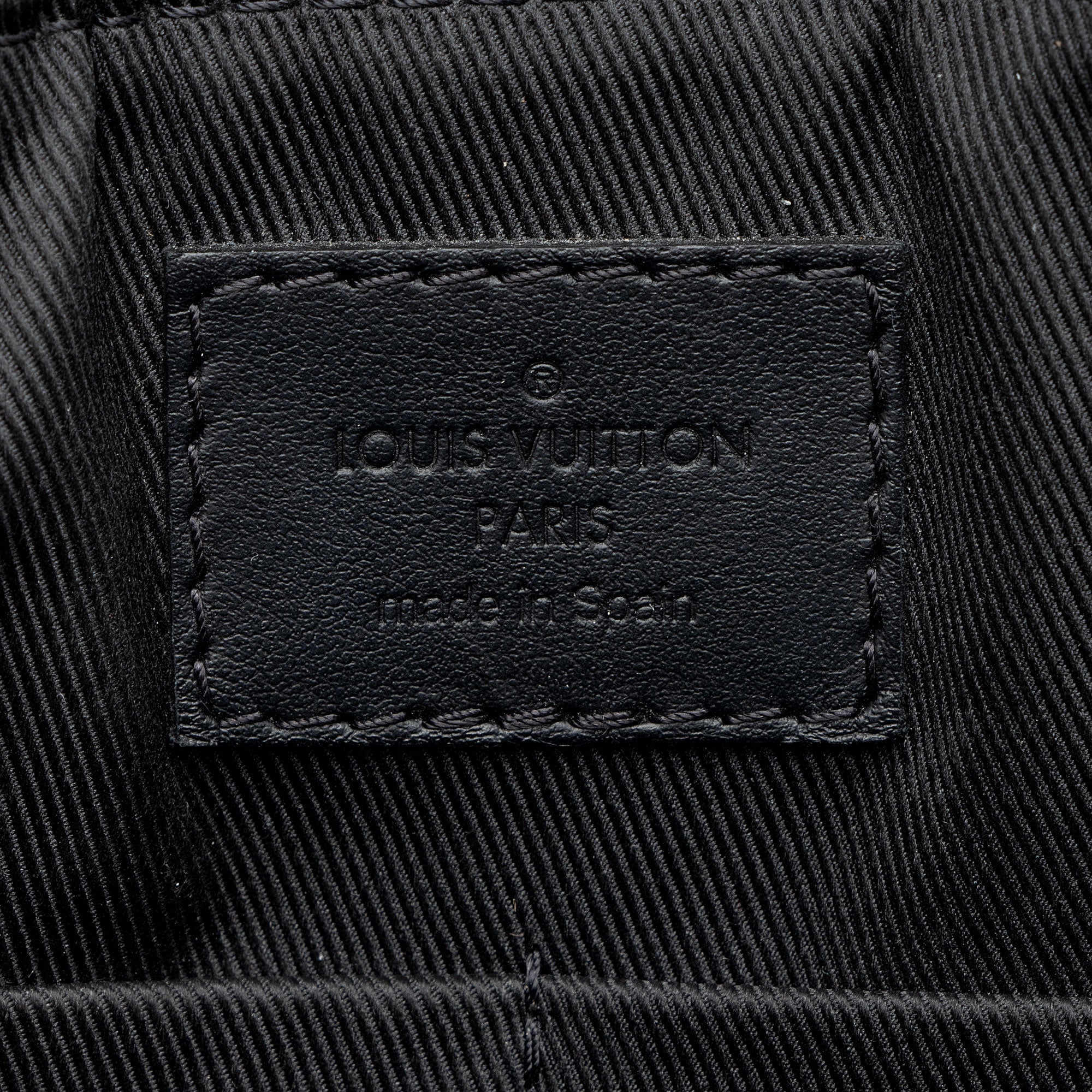 Louis Vuitton Calfskin Aerogram Takeoff Messenger