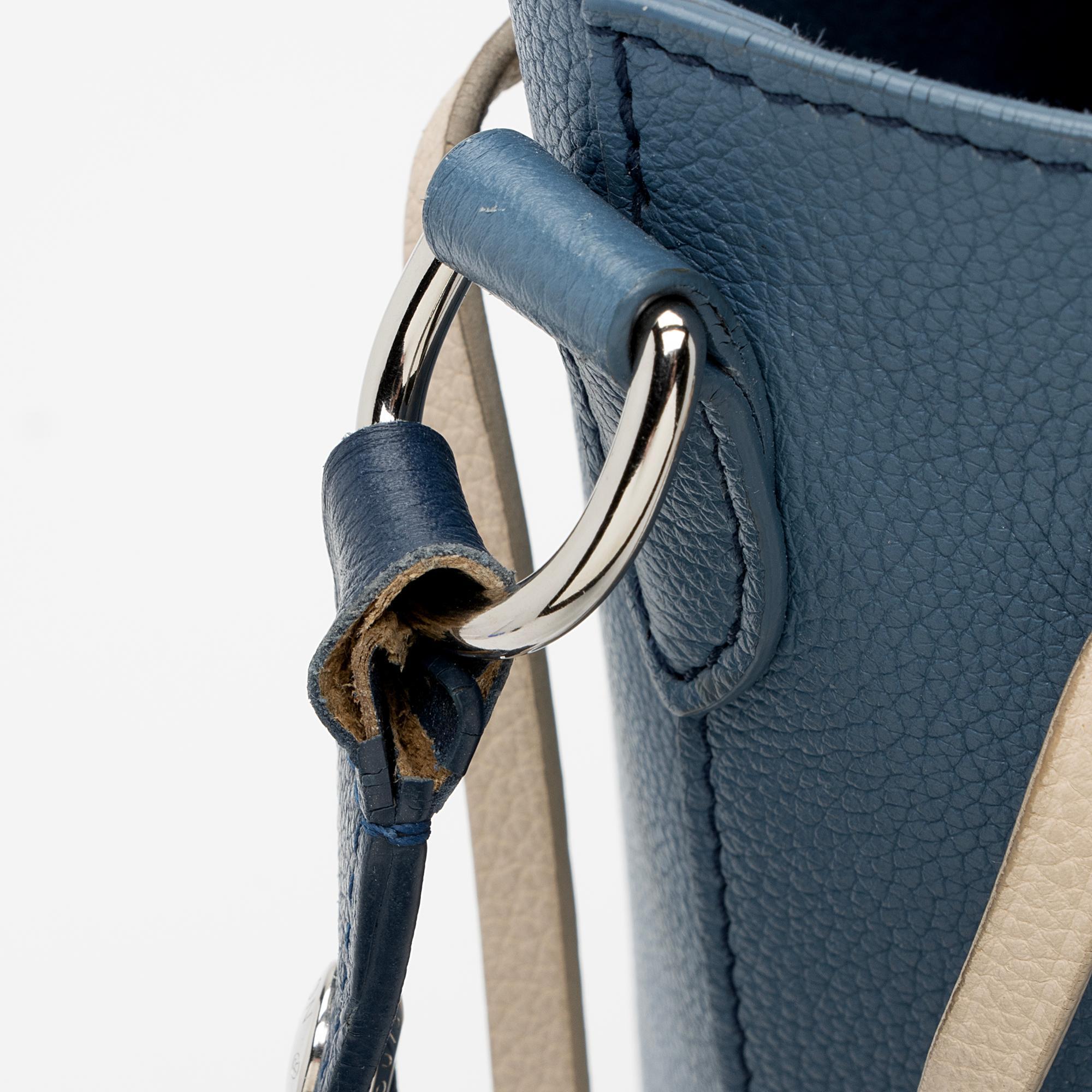 Louis Vuitton Calfskin Lockme Bucket Bag (SHF-ScNH8i)