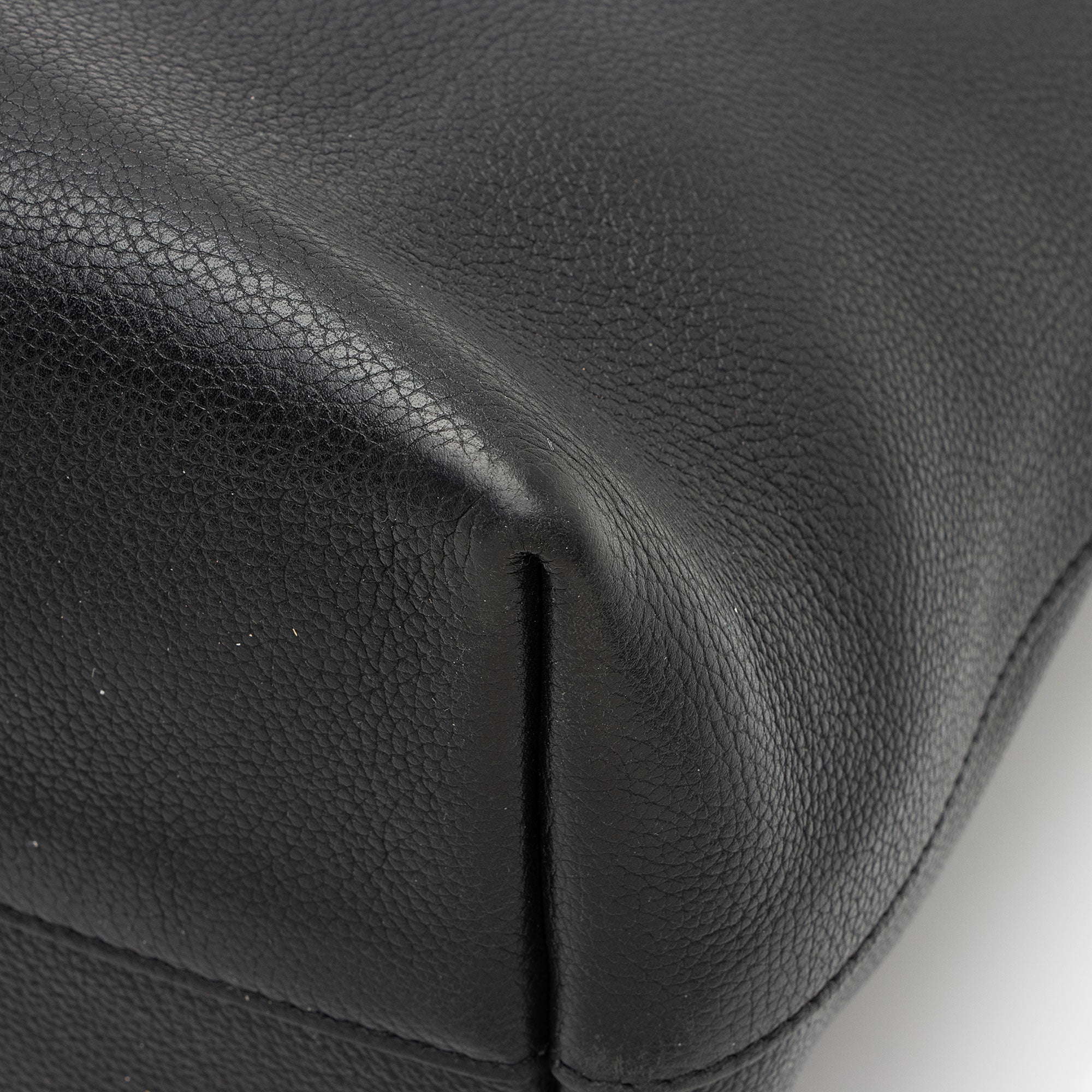 Louis Vuitton Calfskin Lockme Hobo (SHF-7tQkNs)