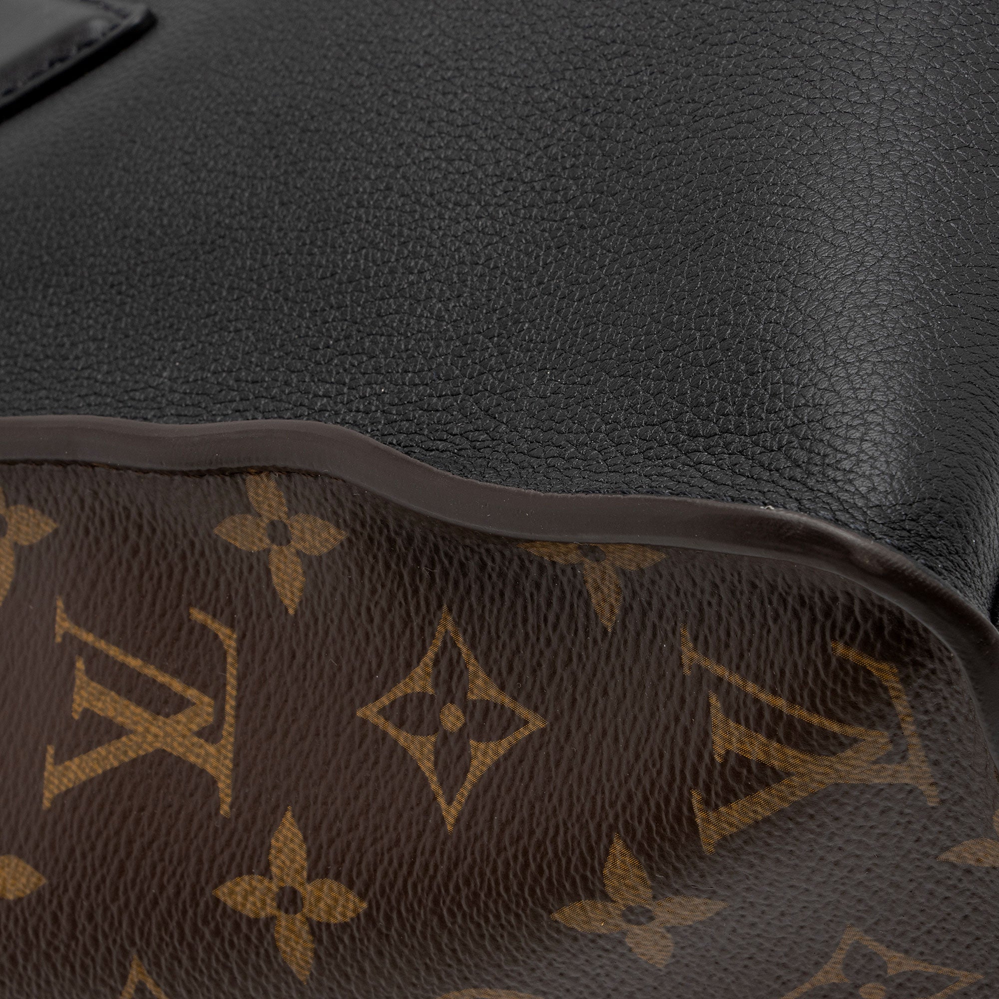 Louis Vuitton Calfskin Monogram Canvas On My Side MM Tote (SHF-bmZRwZ)
