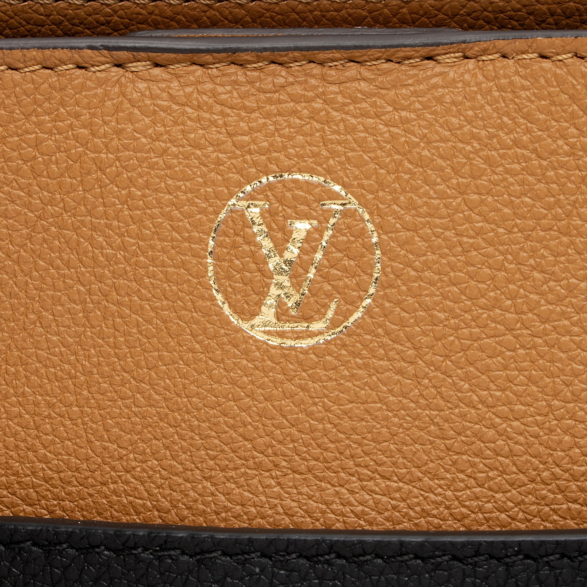 Louis Vuitton Calfskin Monogram Canvas On My Side MM Tote (SHF-bmZRwZ)