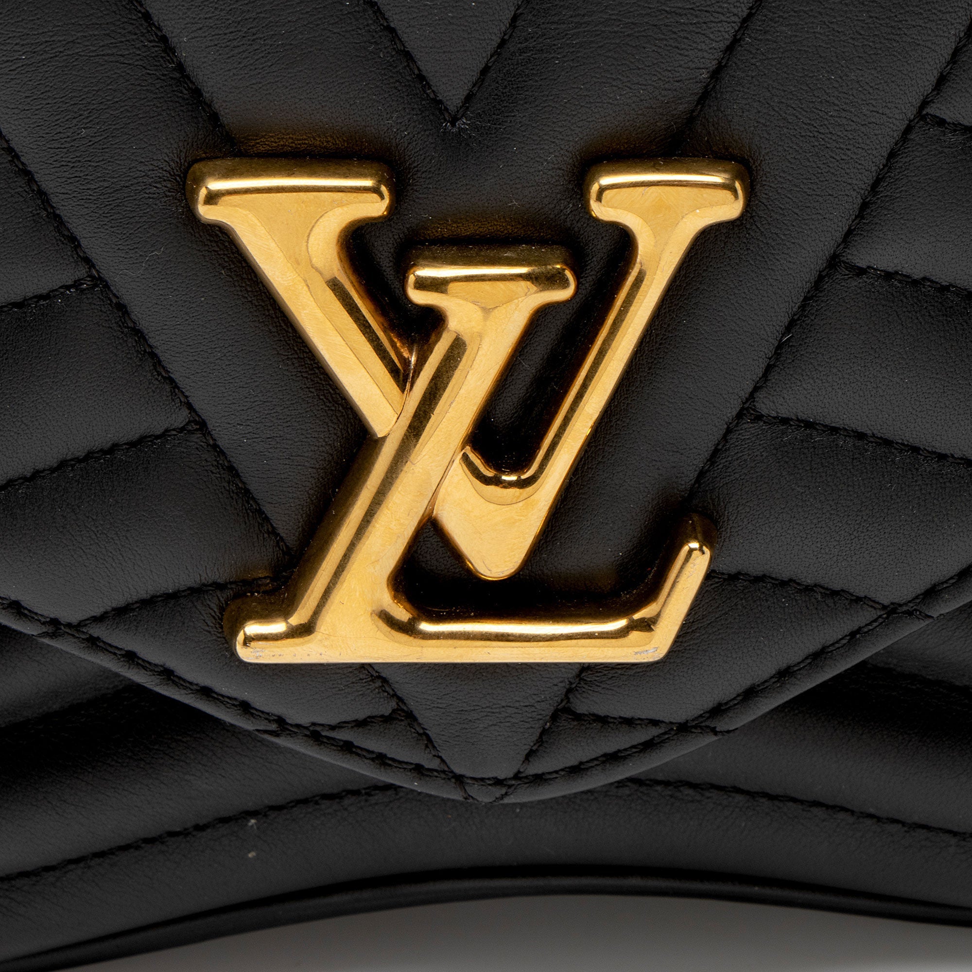 Louis Vuitton Calfskin New Wave Chain MM Shoulder Bag