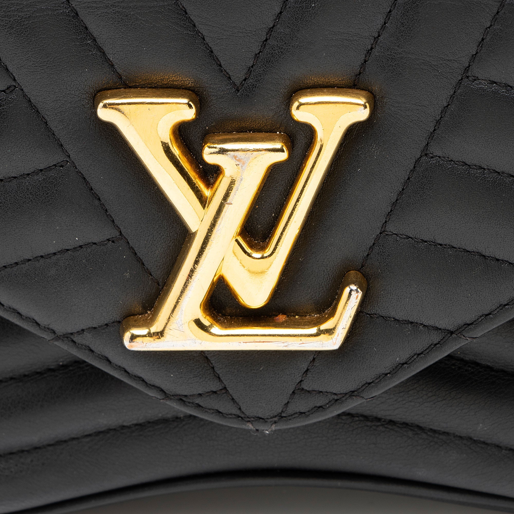 Louis Vuitton Calfskin New Wave Chain MM Shoulder Bag