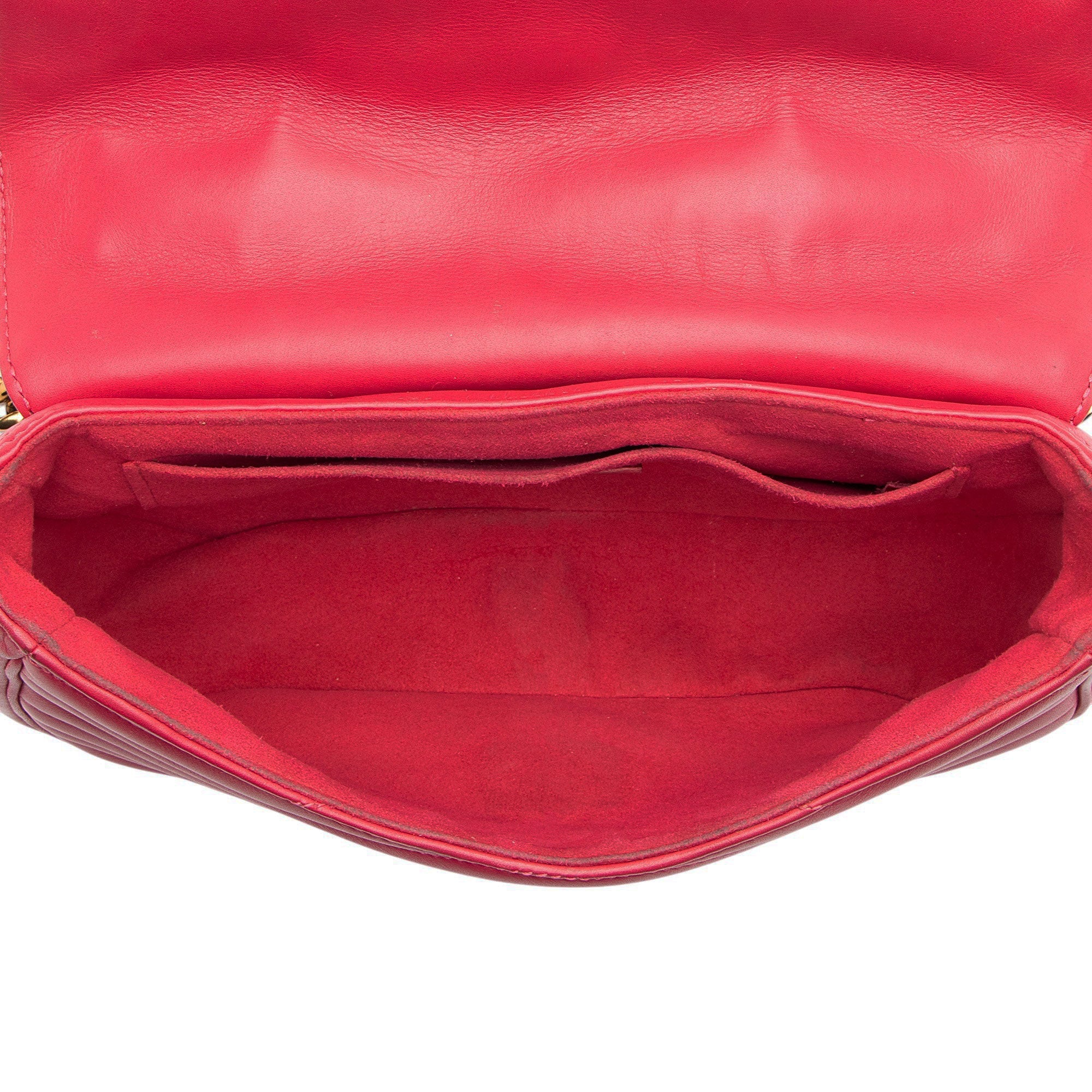 Louis Vuitton Calfskin New Wave Chain MM Shoulder Bag