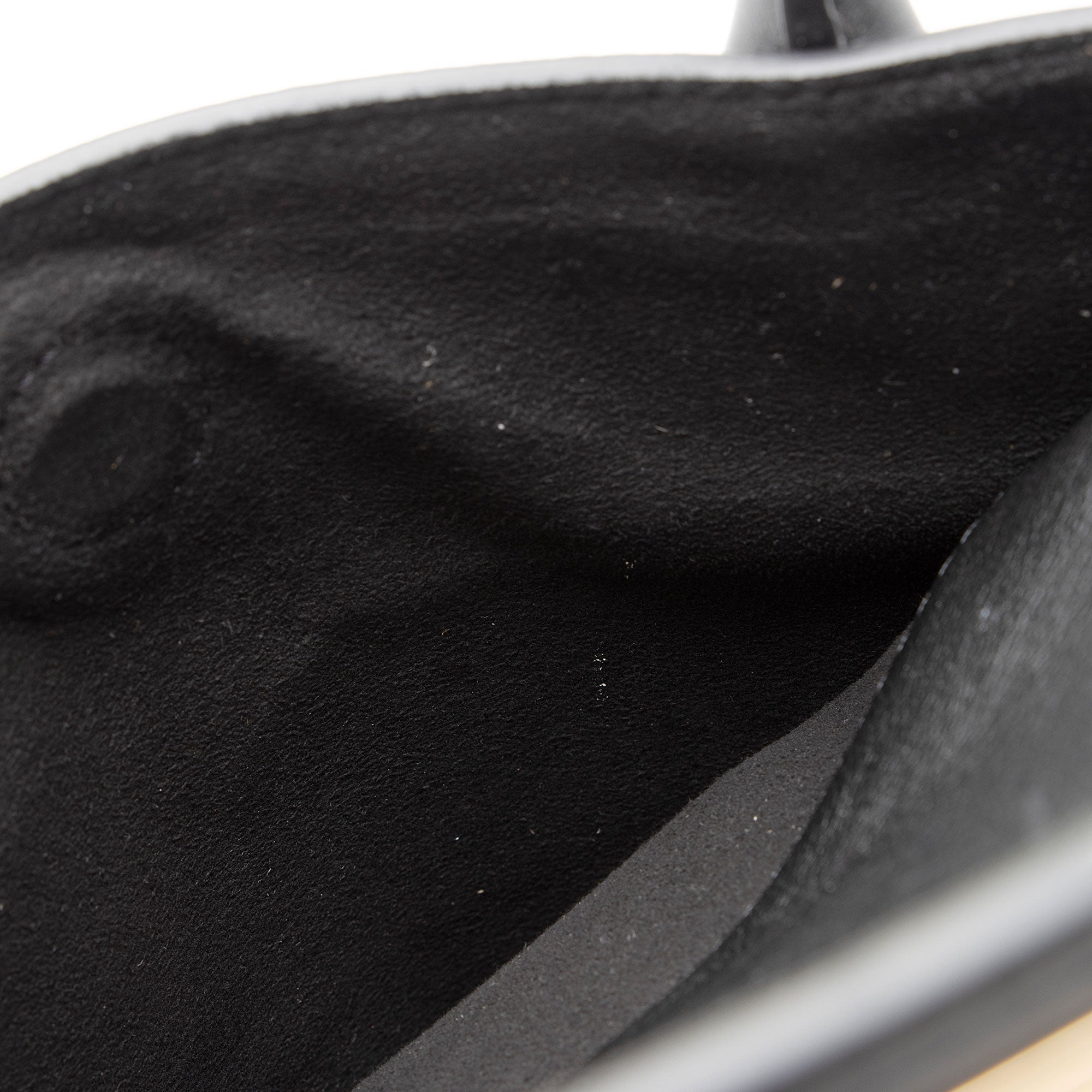 Louis Vuitton Calfskin Tufted Monogram Canvas On My Side MM Tote (SHF-bIbven)