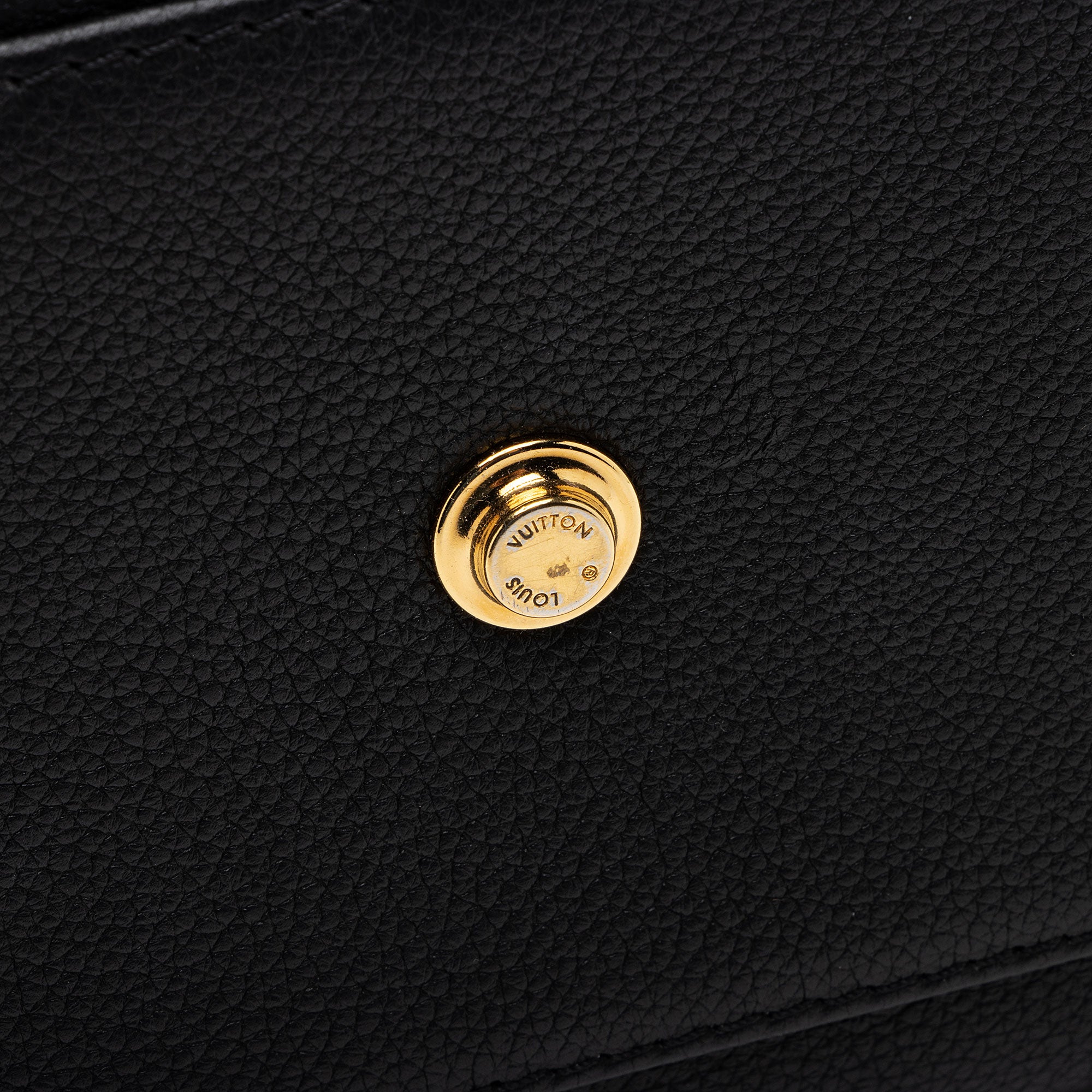 Louis Vuitton Calfskin Tufted Monogram Canvas On My Side MM Tote (SHF-WP5JFh)