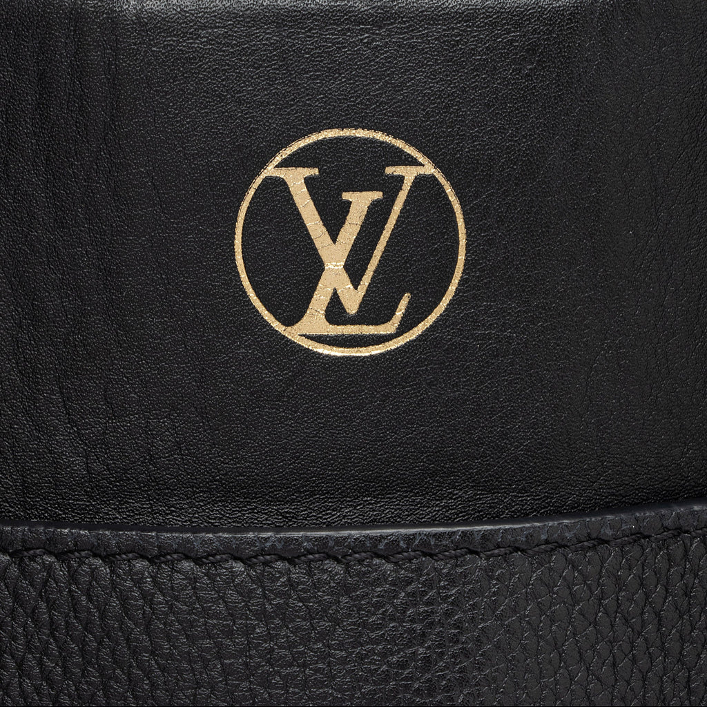 Louis Vuitton Calfskin Tufted Monogram Canvas On My Side MM Tote (SHF-QMhDUi)