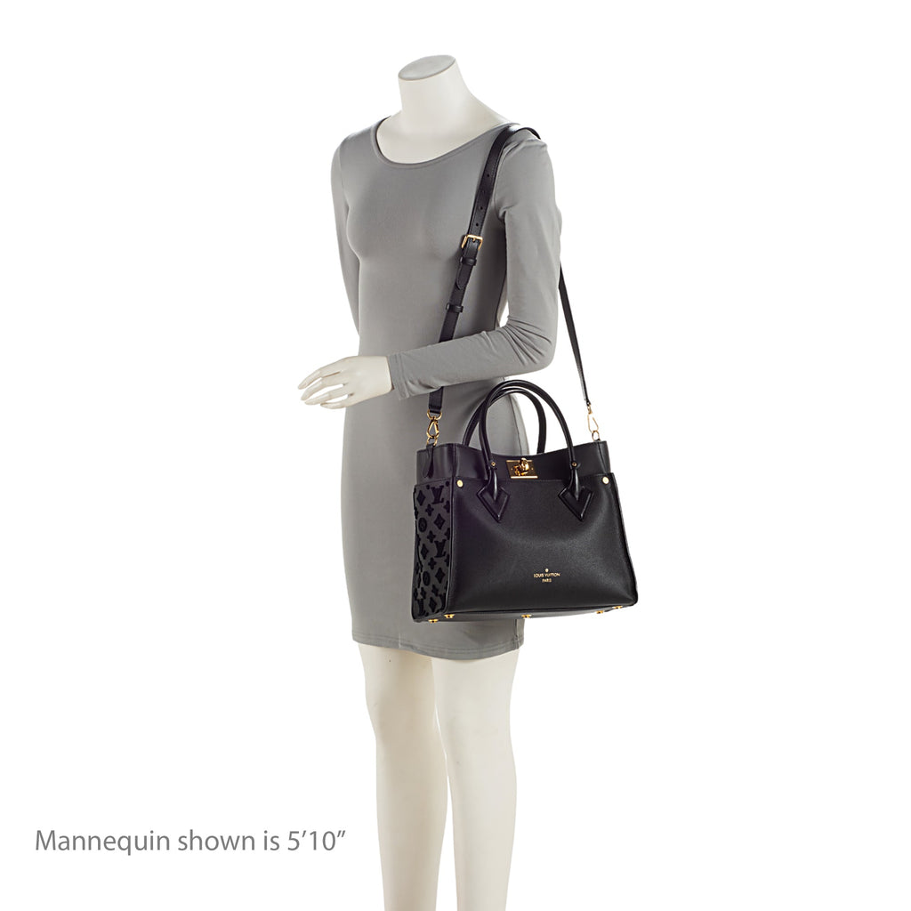 Louis Vuitton Calfskin Tufted Monogram Canvas On My Side MM Tote (SHF-QMhDUi)