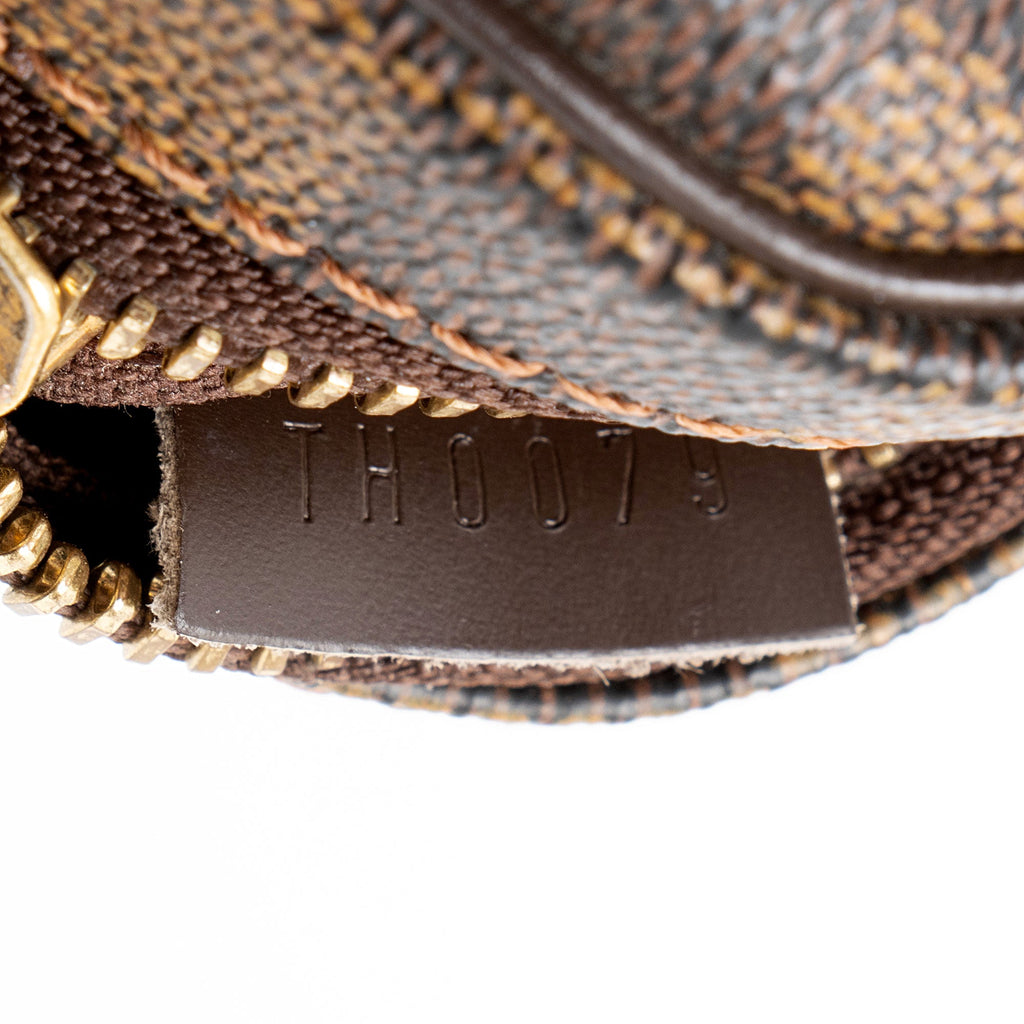 Louis Vuitton Damier Ebene Pochette Billets Macao