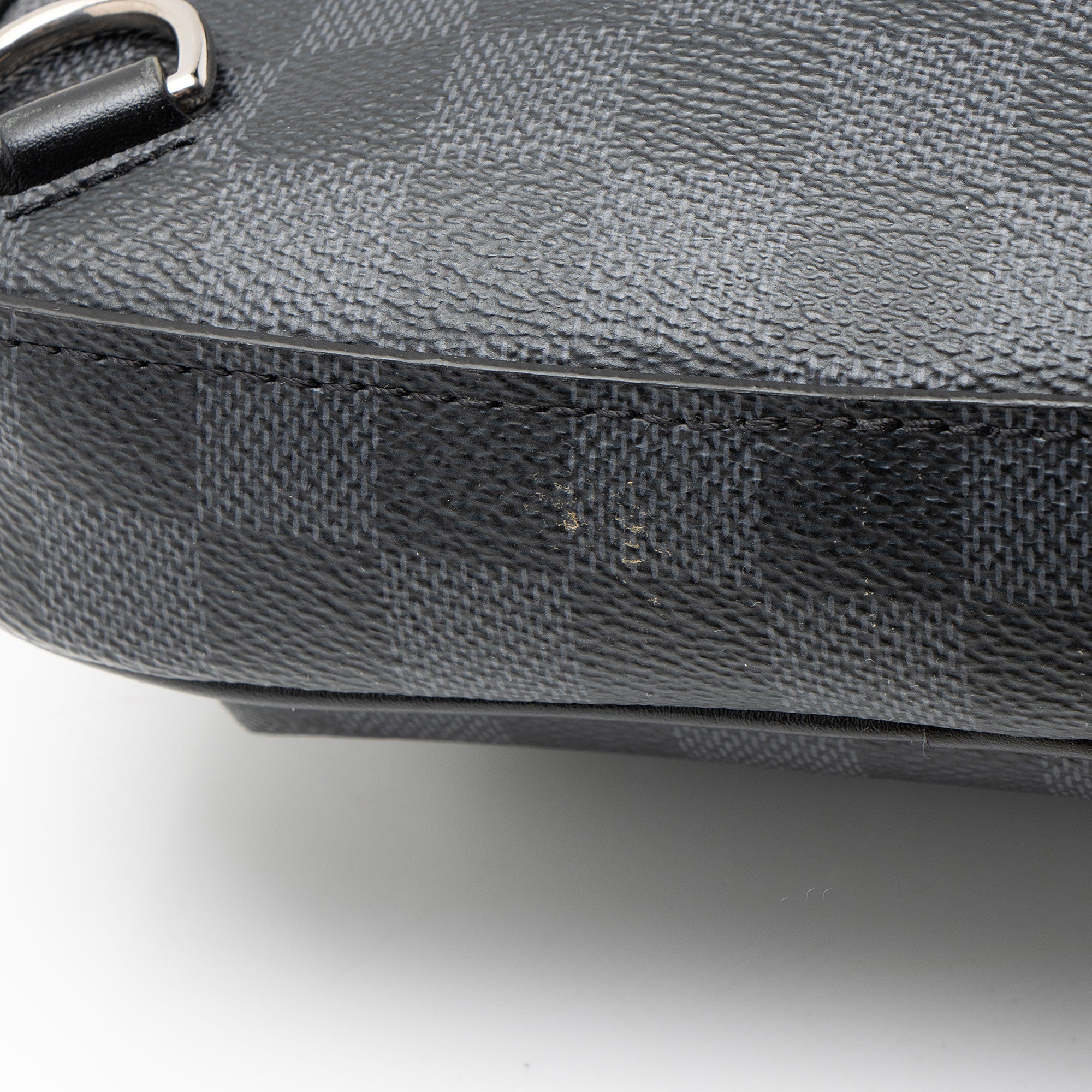 Louis Vuitton Damier Graphite Avenue Sling NM Bag