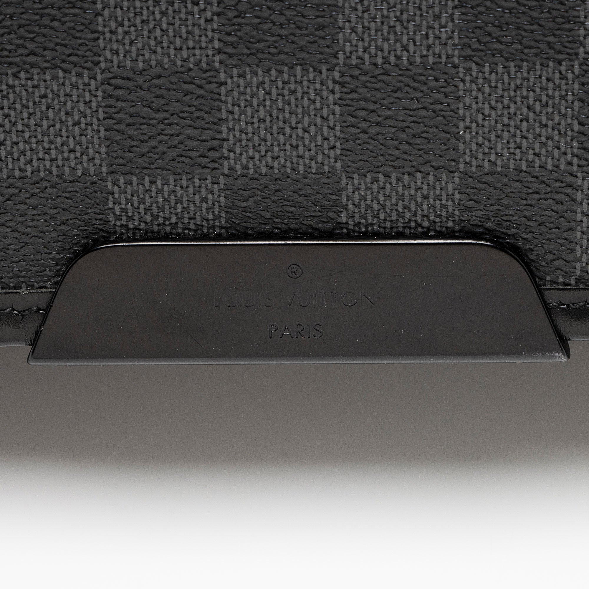 Louis Vuitton Damier Graphite Daniel MM Messenger (SHF-gXB02D)