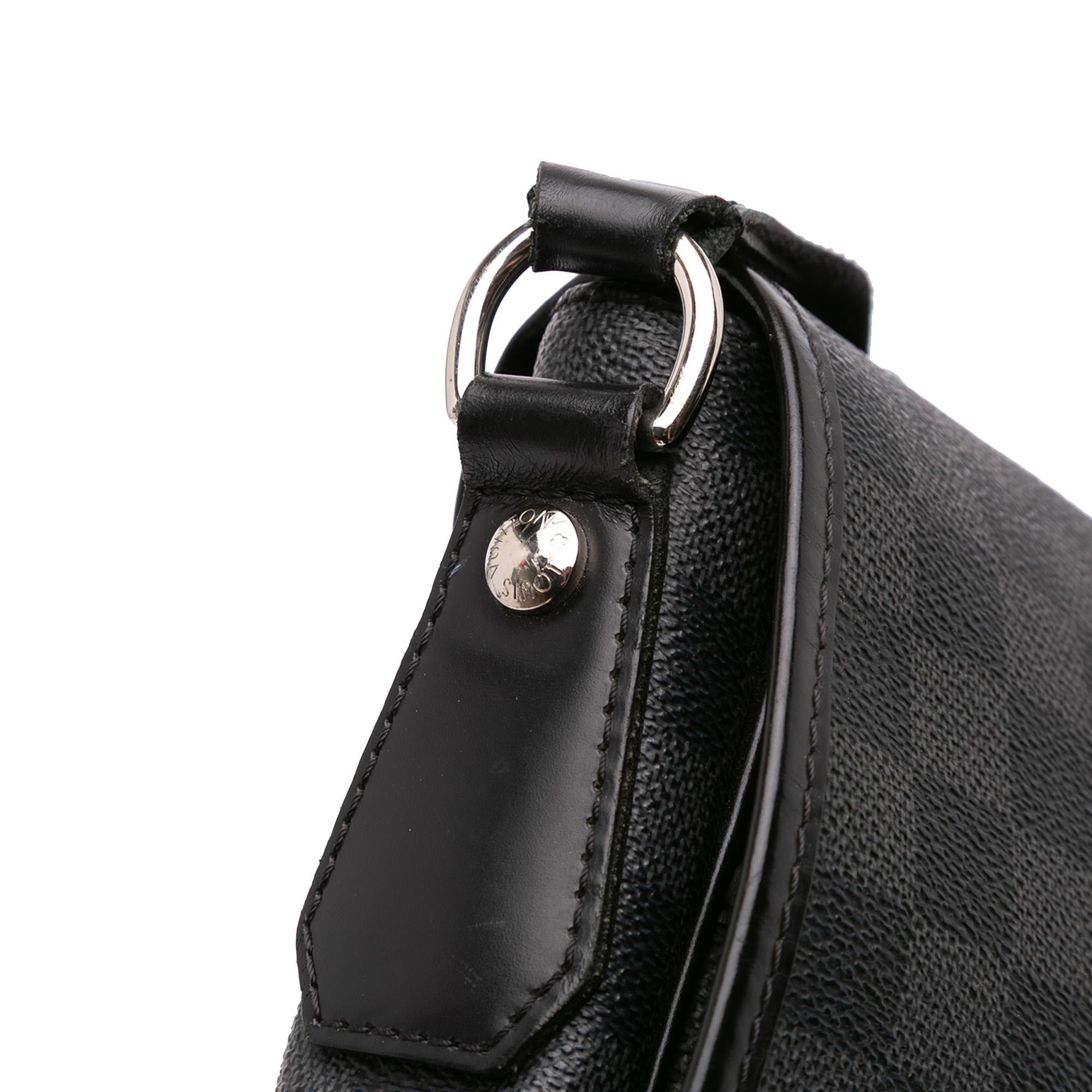Louis Vuitton Damier Graphite Daniel MM