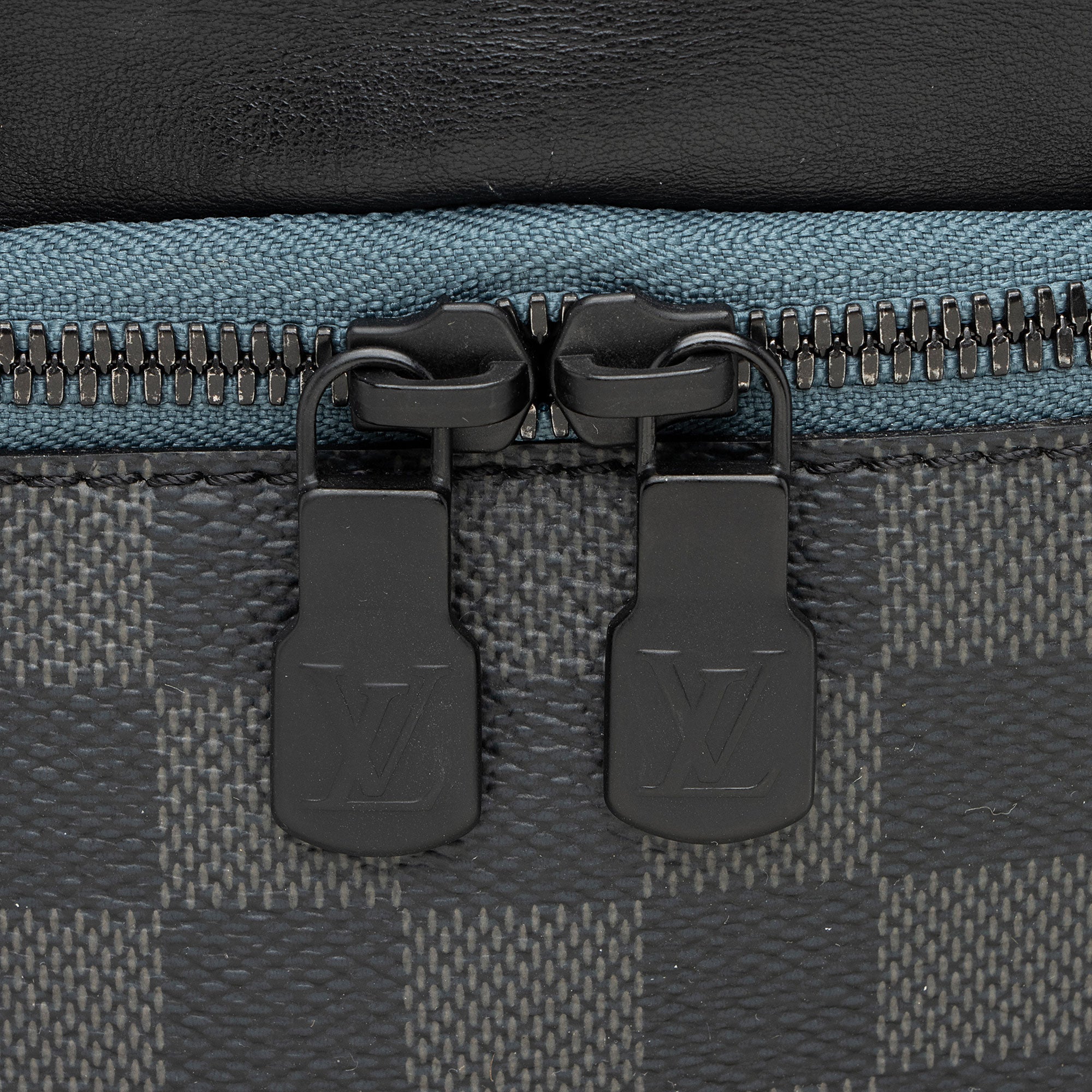 Louis Vuitton Damier Graphite Discovery Bumbag