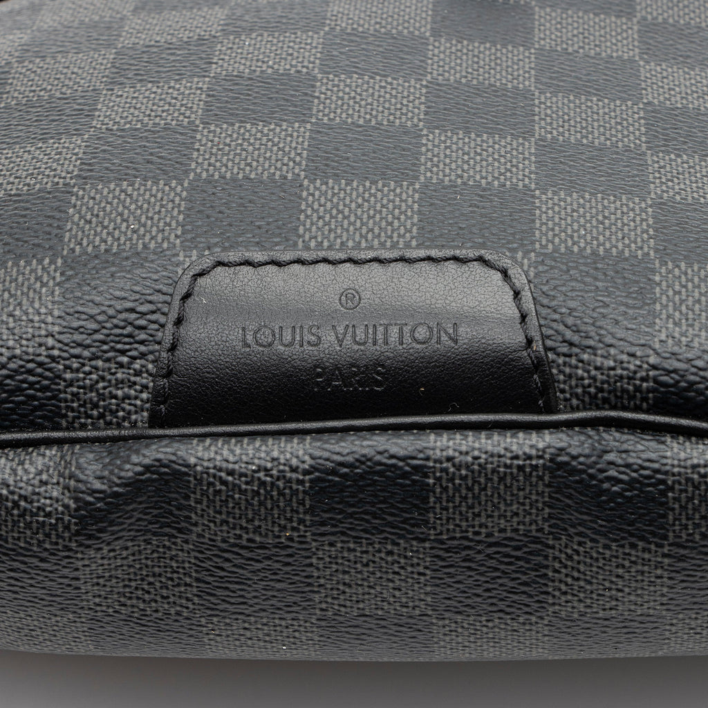 Louis Vuitton Damier Graphite Discovery Bumbag