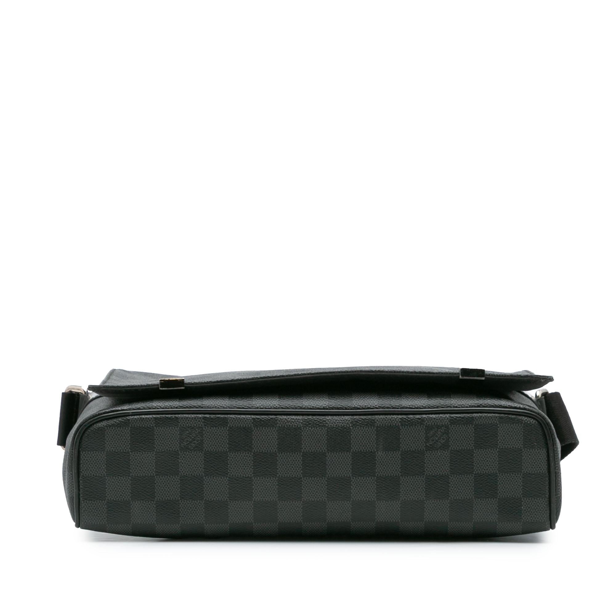 Louis Vuitton Damier Graphite District MM