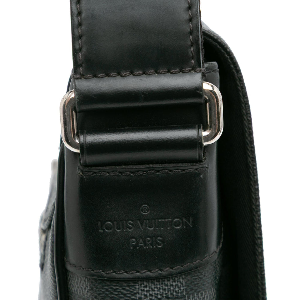 Louis Vuitton Damier Graphite District MM