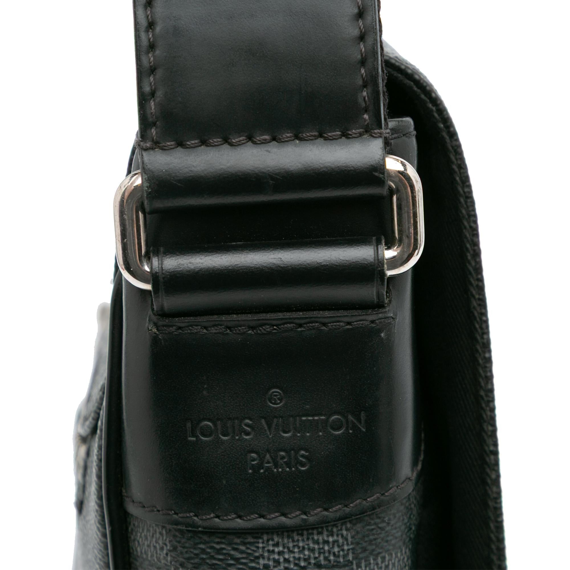 Louis Vuitton Damier Graphite District MM