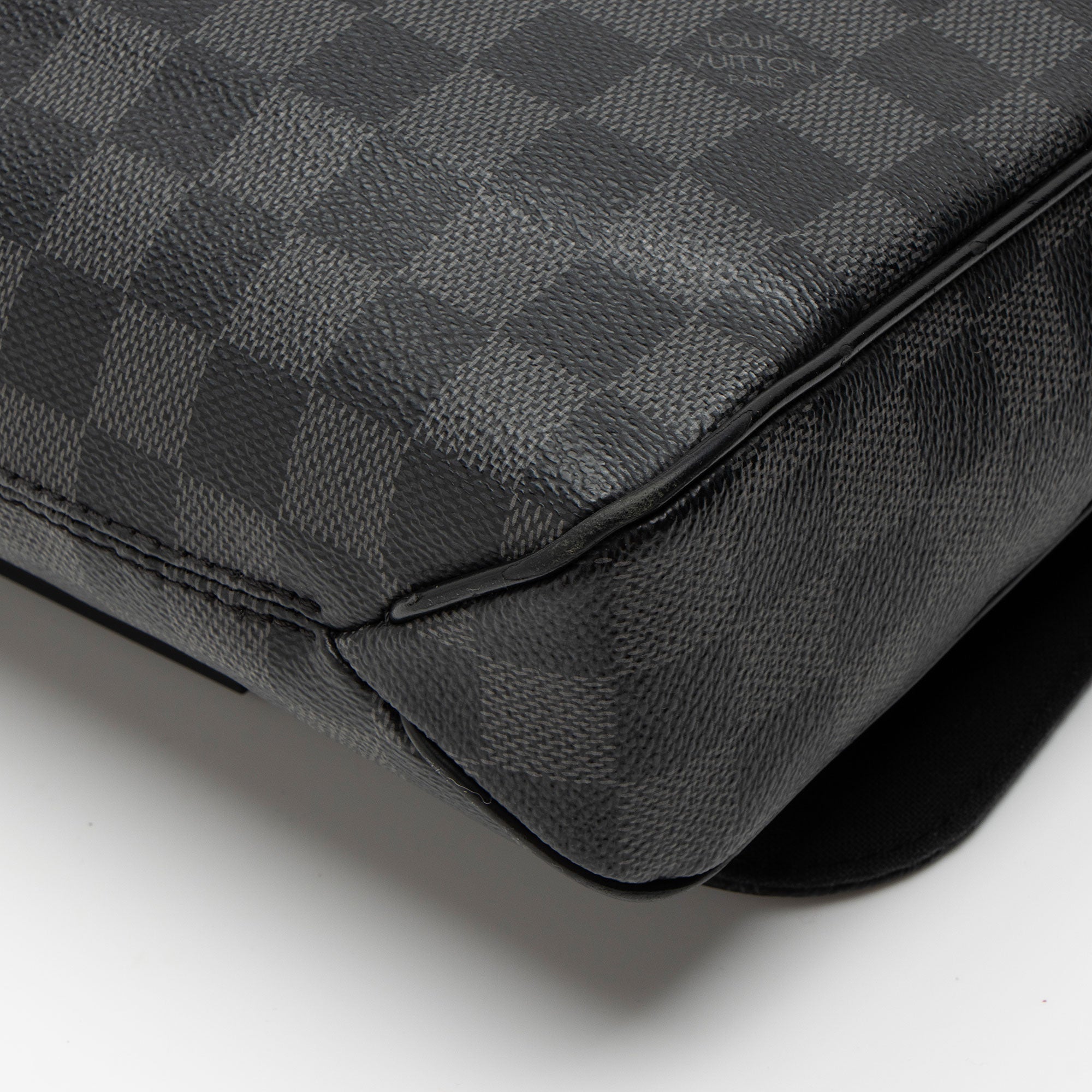 Louis Vuitton Damier Graphite District PM Messenger