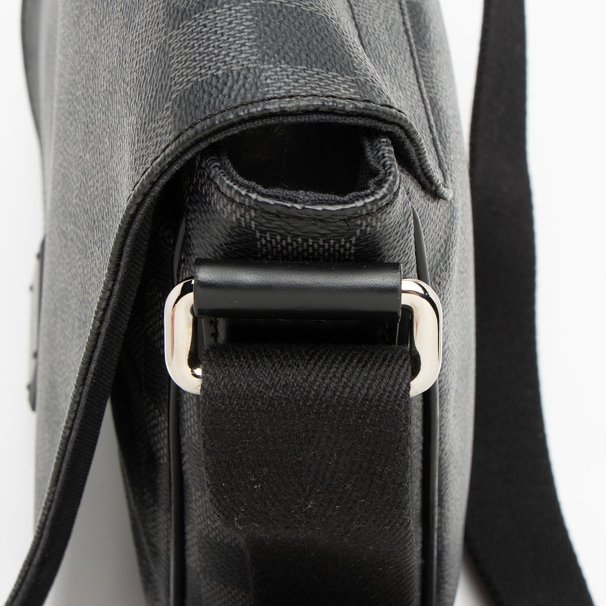 Louis Vuitton Damier Graphite District PM Messenger
