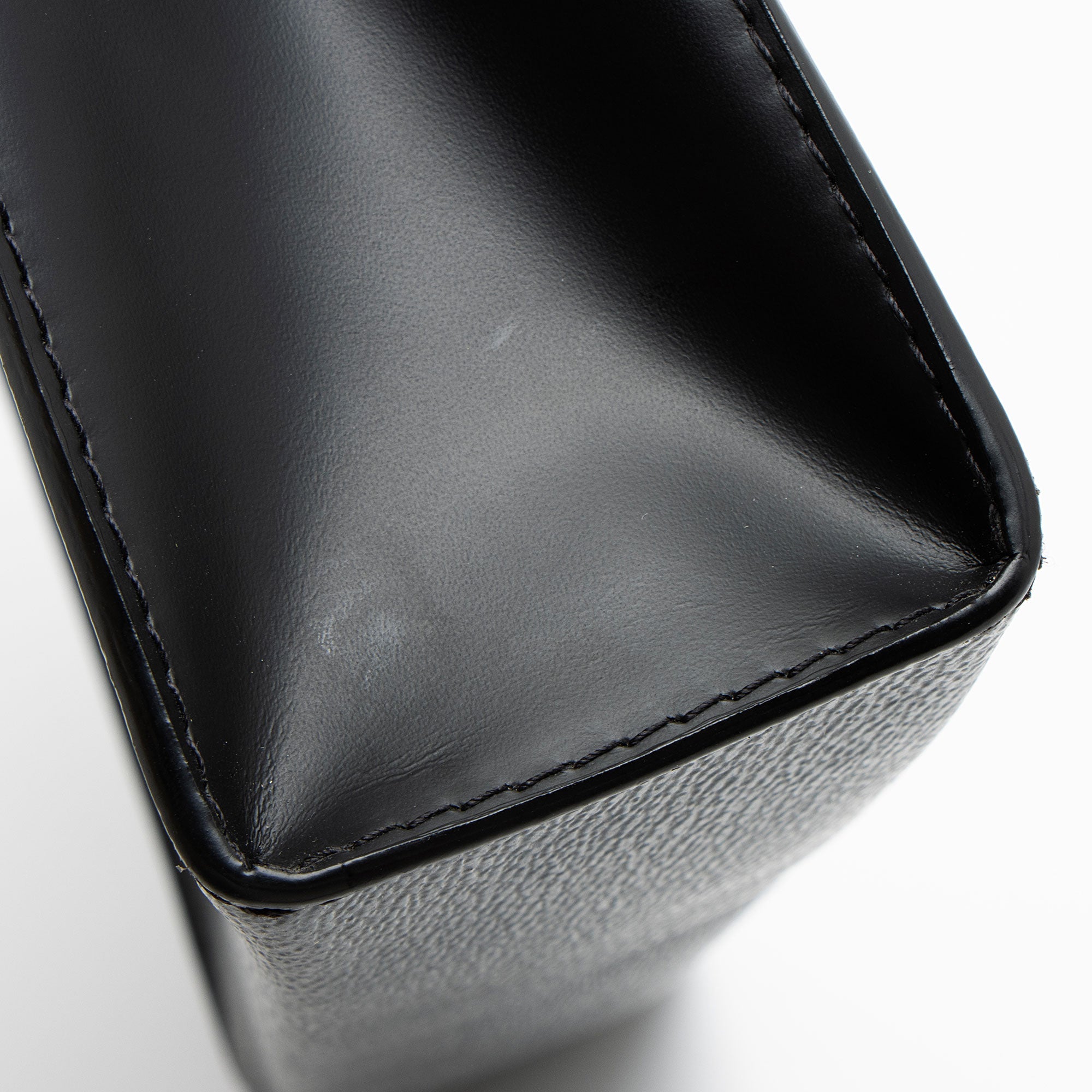 Louis Vuitton Damier Graphite Voyage MM Pochette