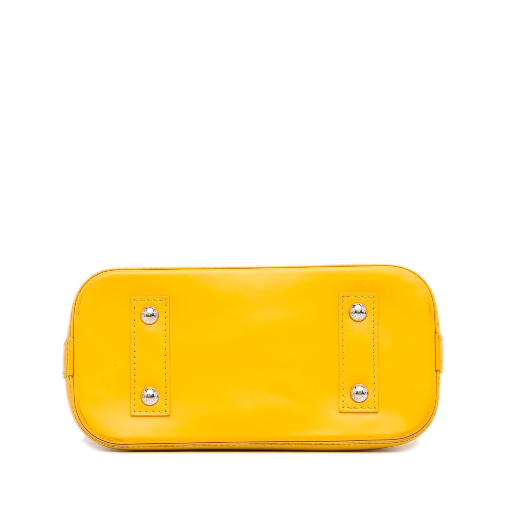 Louis Vuitton Epi Alma BB (SHG-HdcX2V)