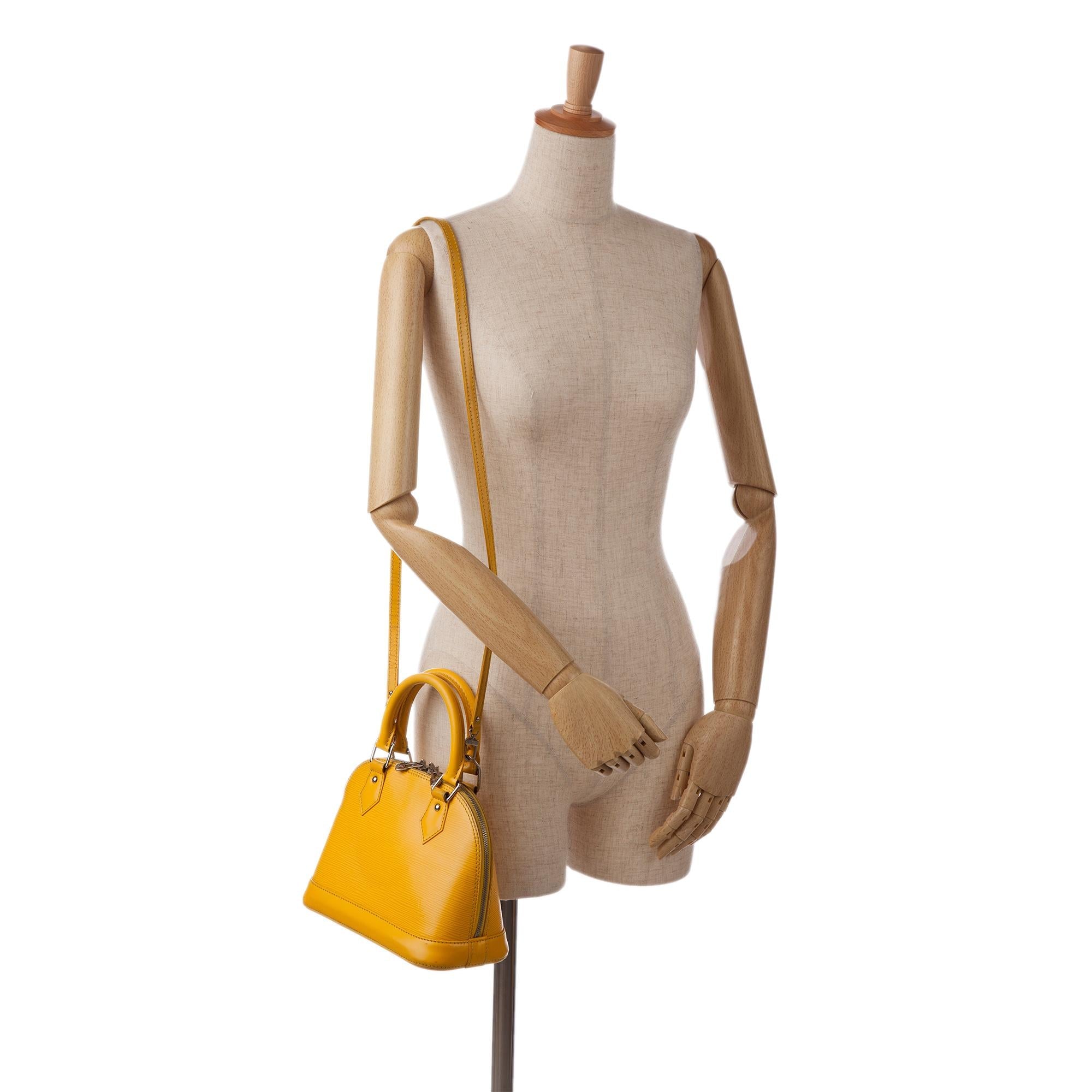 Louis Vuitton Epi Alma BB (SHG-HdcX2V)