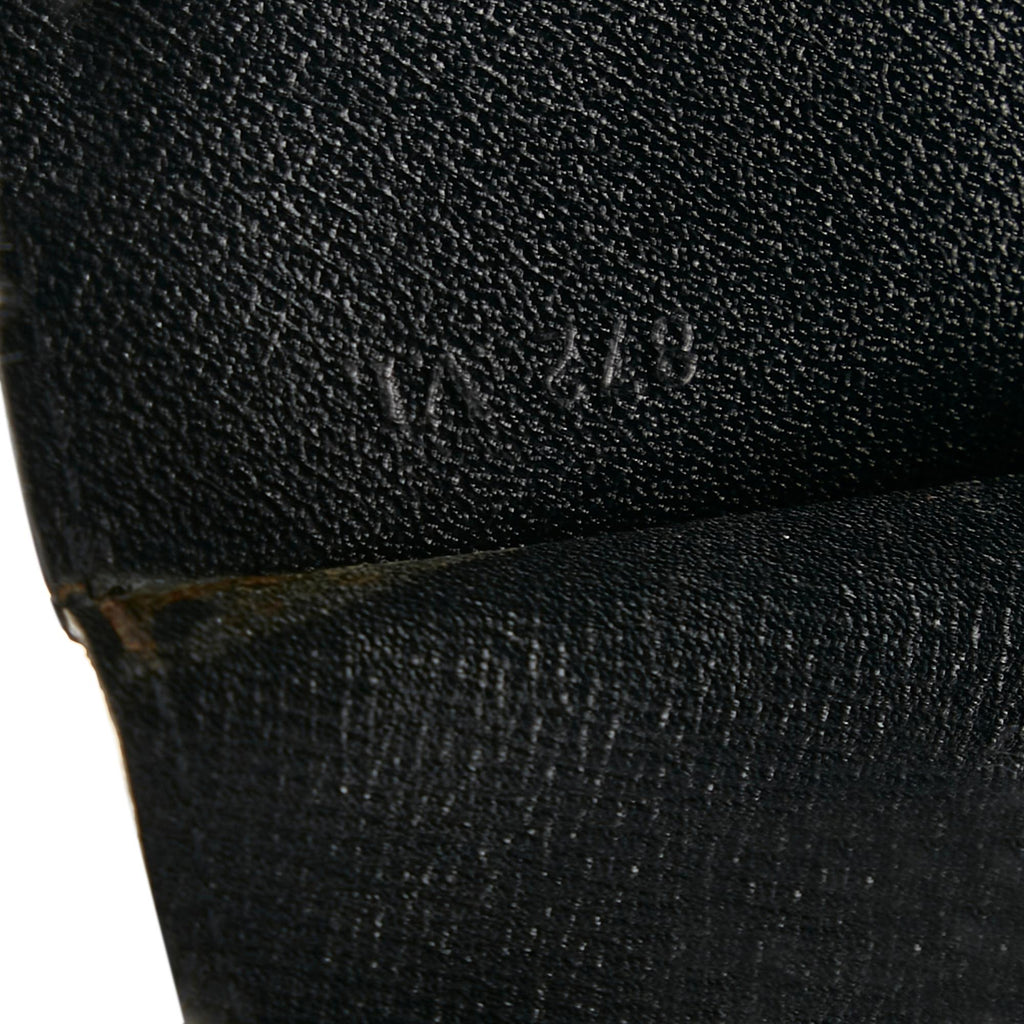 Louis Vuitton Epi Art Deco Clutch (SHG-v9Z15f)
