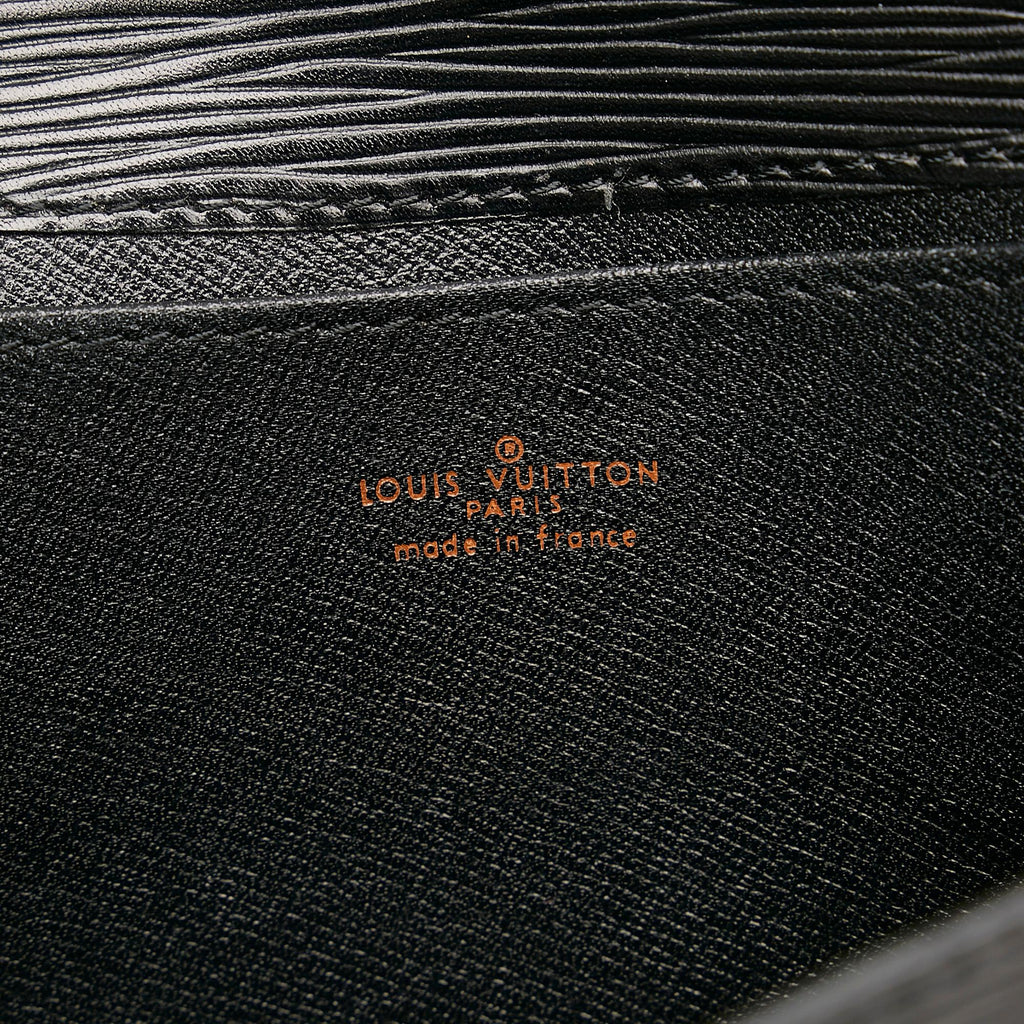 Louis Vuitton Epi Art Deco Clutch (SHG-v9Z15f)