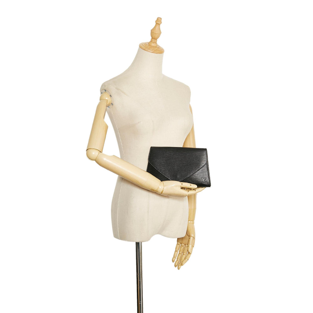 Louis Vuitton Epi Art Deco Clutch (SHG-v9Z15f)