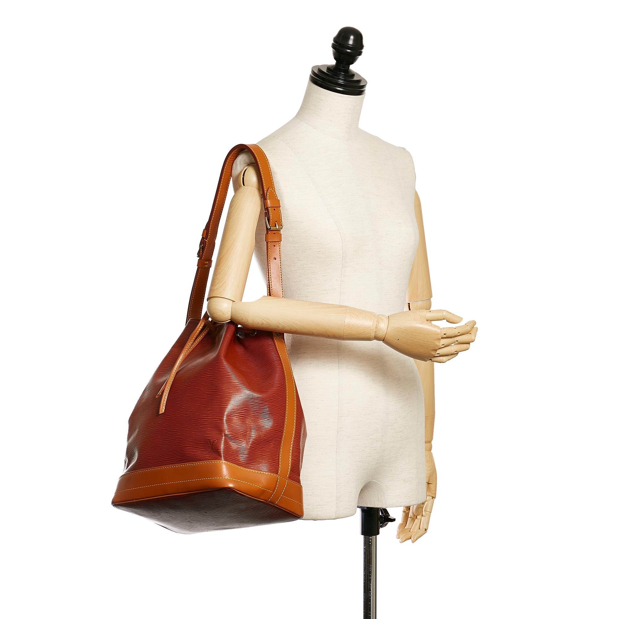 Louis Vuitton Epi Bicolor Noe (SHG-31395)