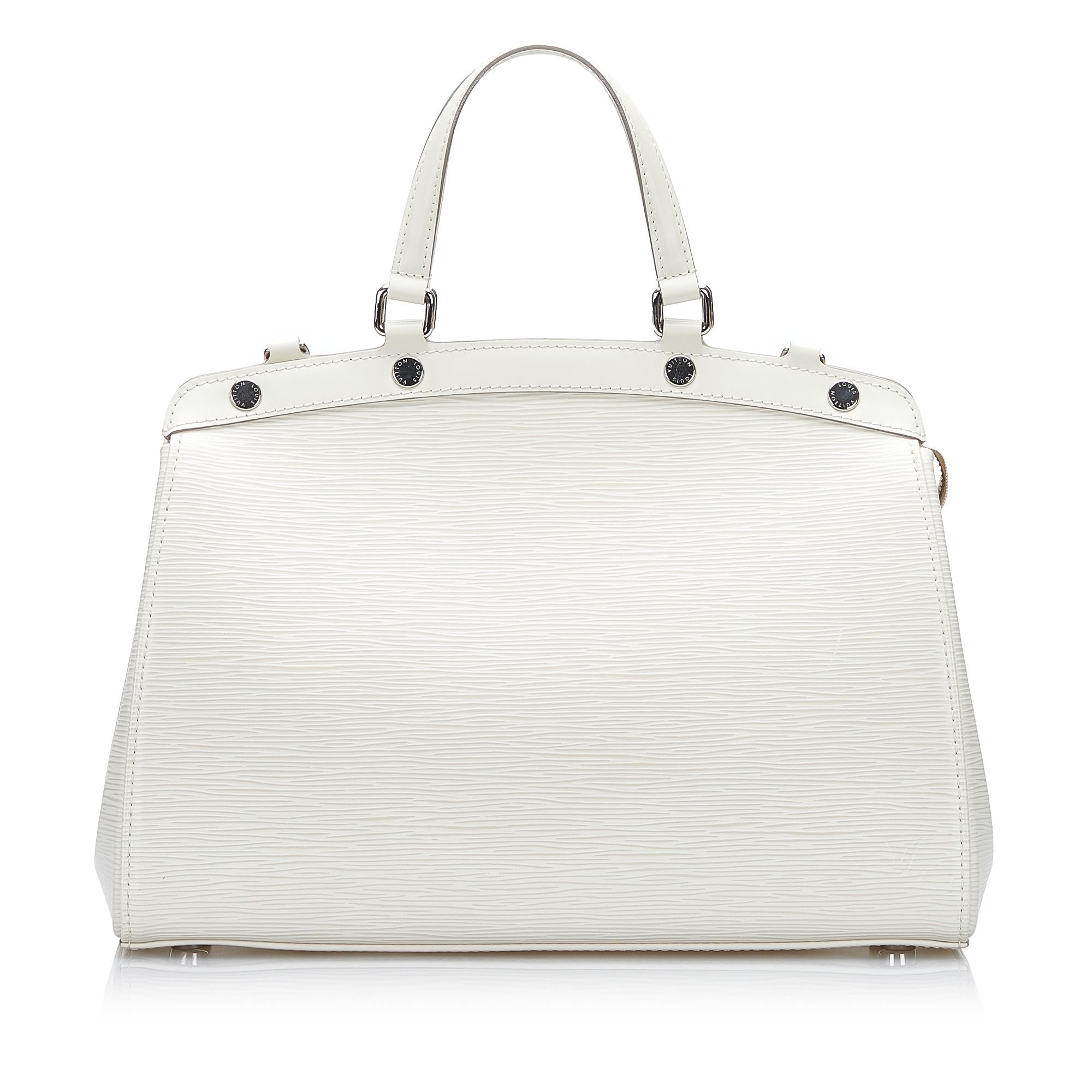 Louis Vuitton Epi Brea MM (SHG-M8MXDe)